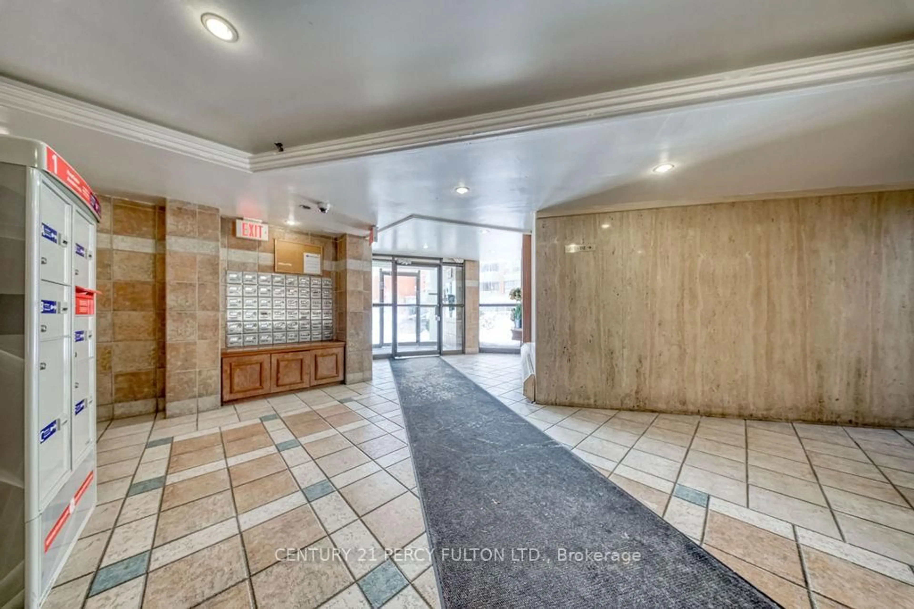 Indoor foyer for 1705 Mccowan Rd #205, Toronto Ontario M1S 4L2