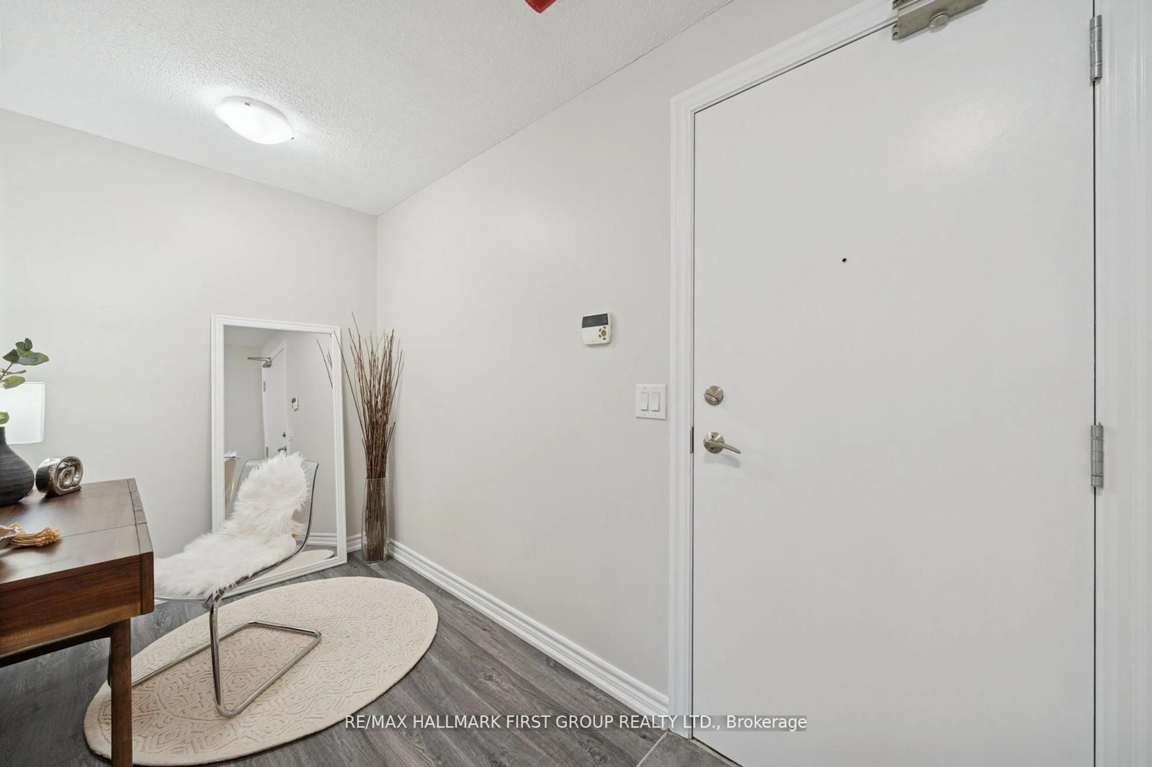Indoor entryway for 1600 Charles St #406, Whitby Ontario L1N 0G4