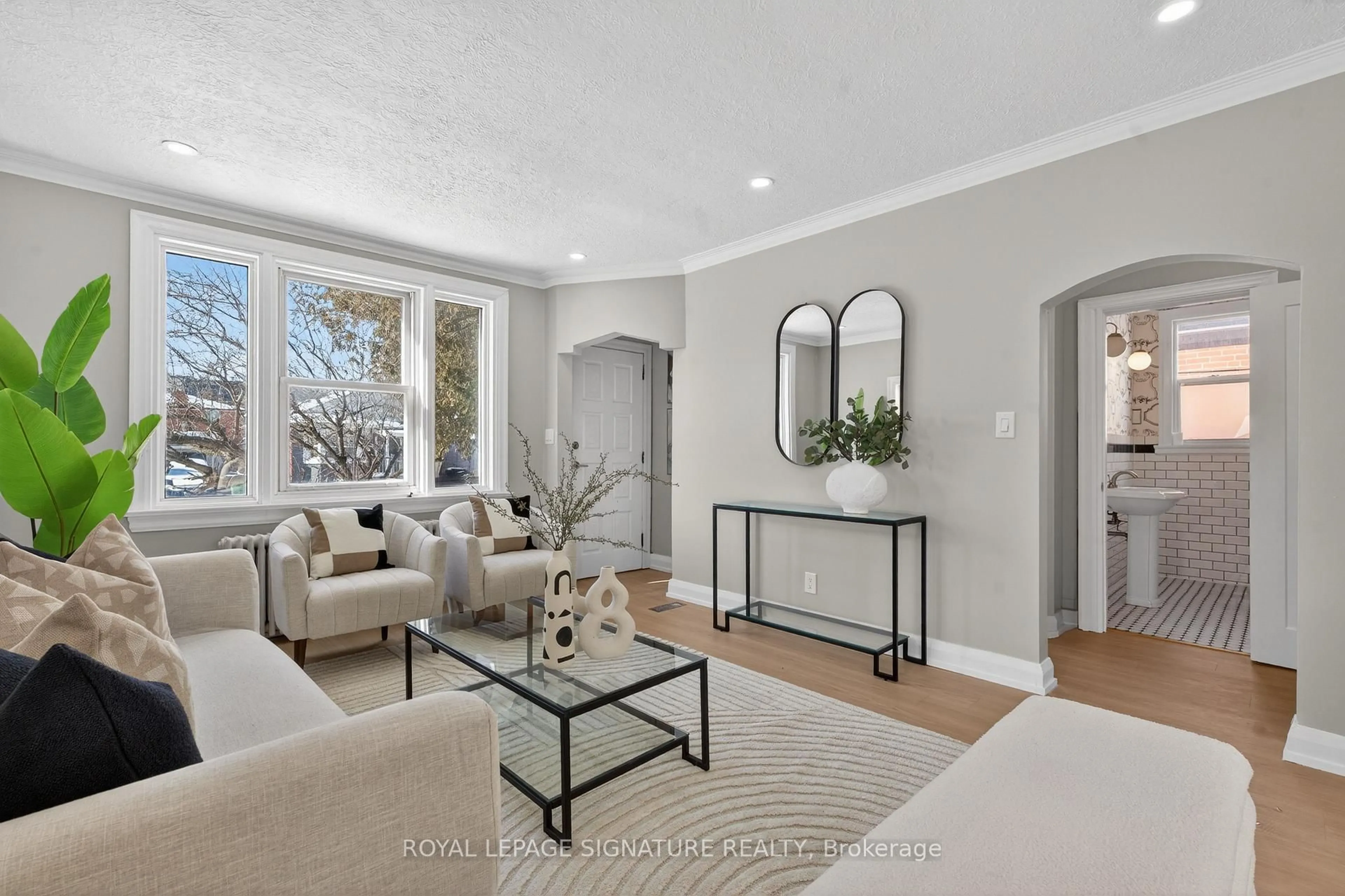 Living room with furniture, unknown for 3 Wanstead Ave, Toronto Ontario M1L 3L3