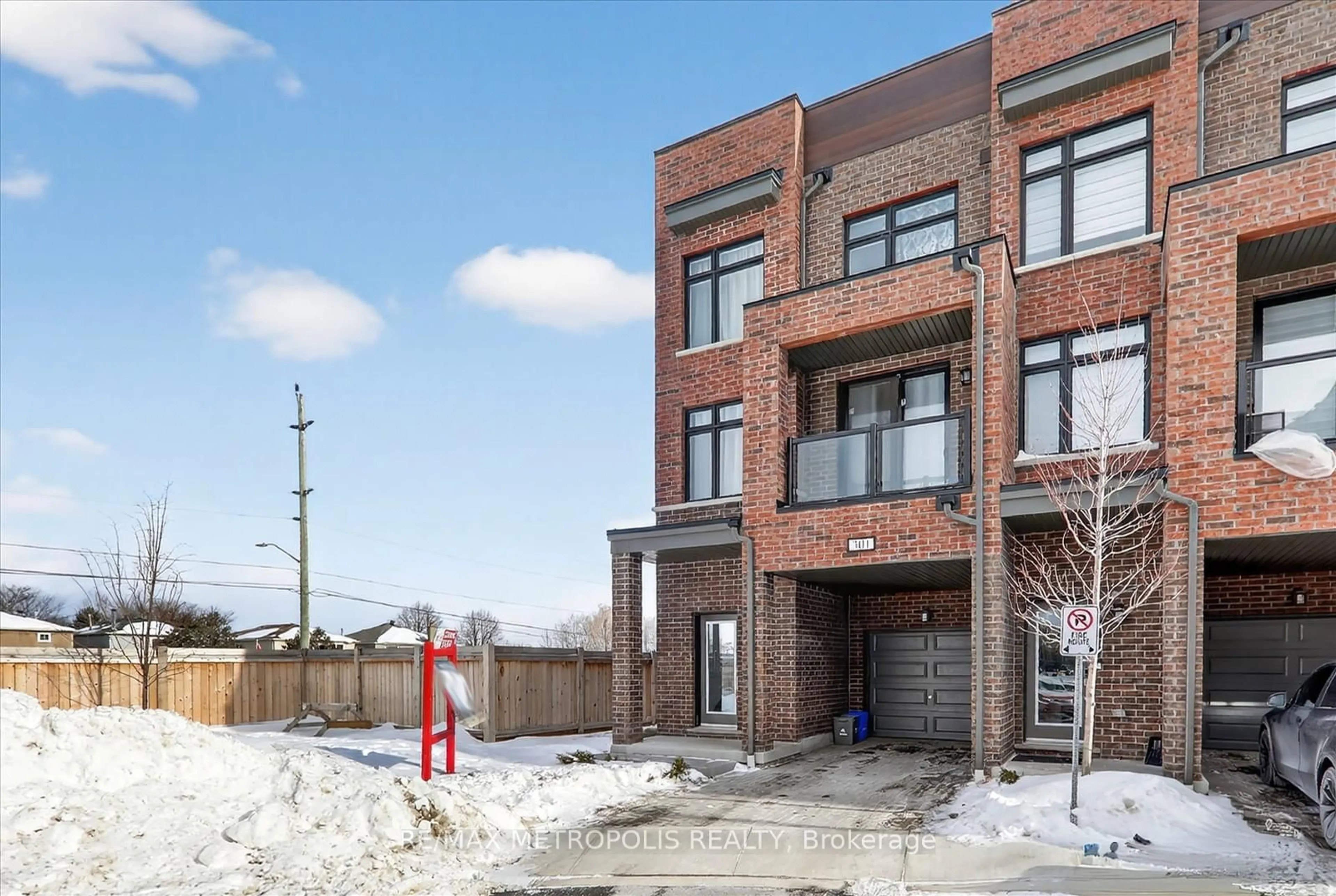 Home with brick exterior material, unknown for 1865 Pickering Pkwy #301, Pickering Ontario L1V 0H2