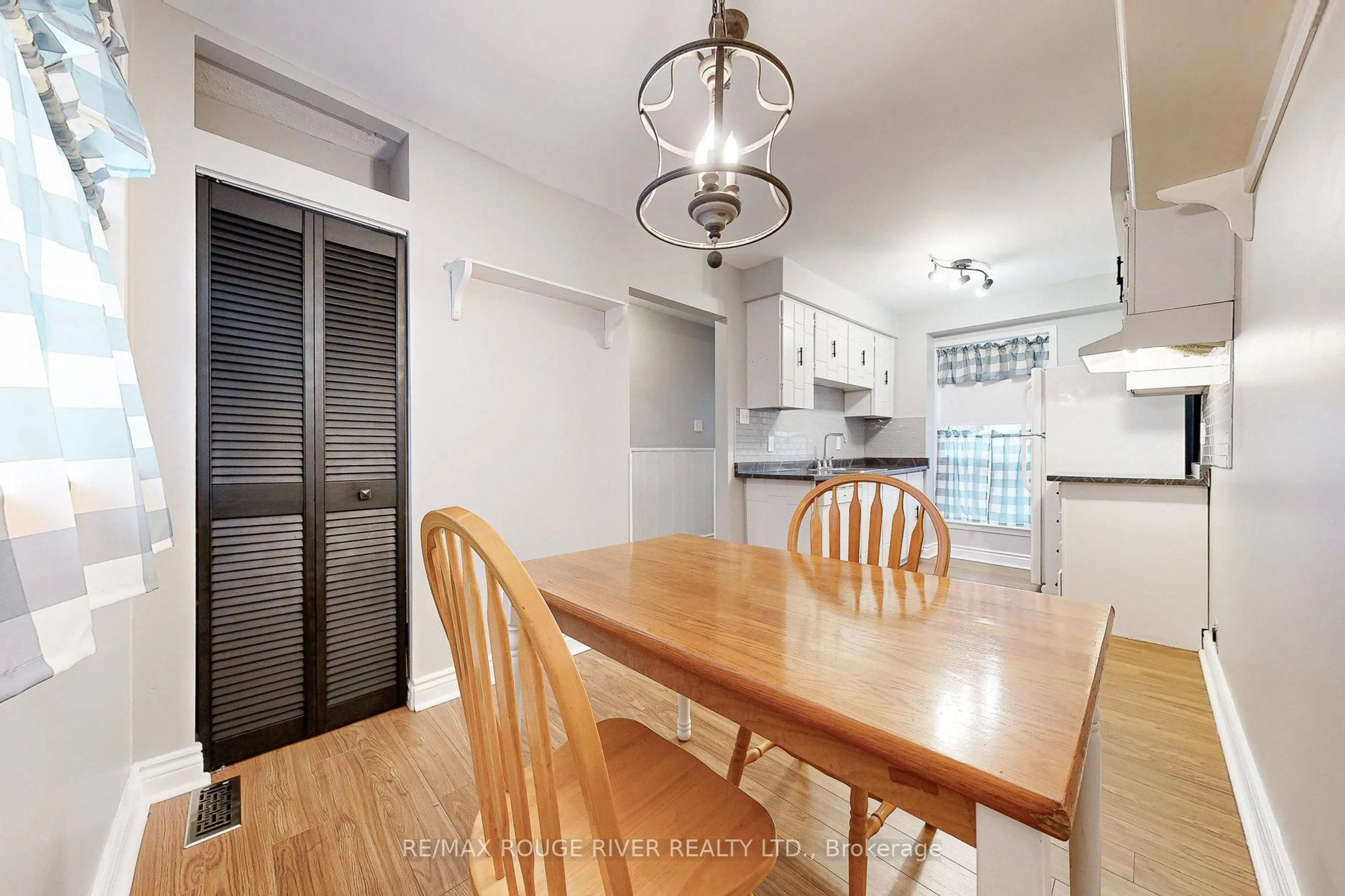 Dining room, unknown for 42 Lucas Lane, Ajax Ontario L1S 3P8