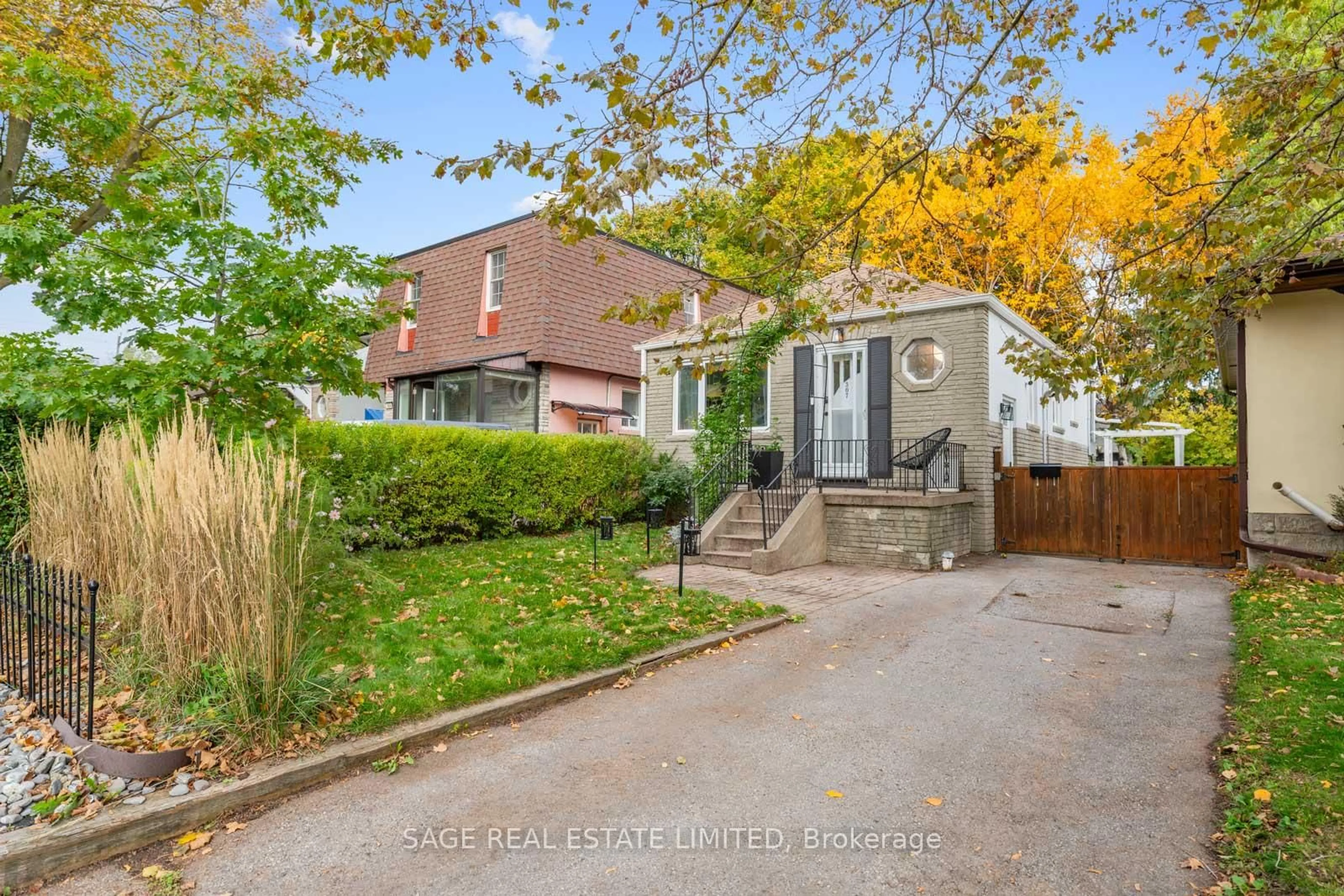 Home with brick exterior material, street for 307 Warden Ave, Toronto Ontario M1N 3A3