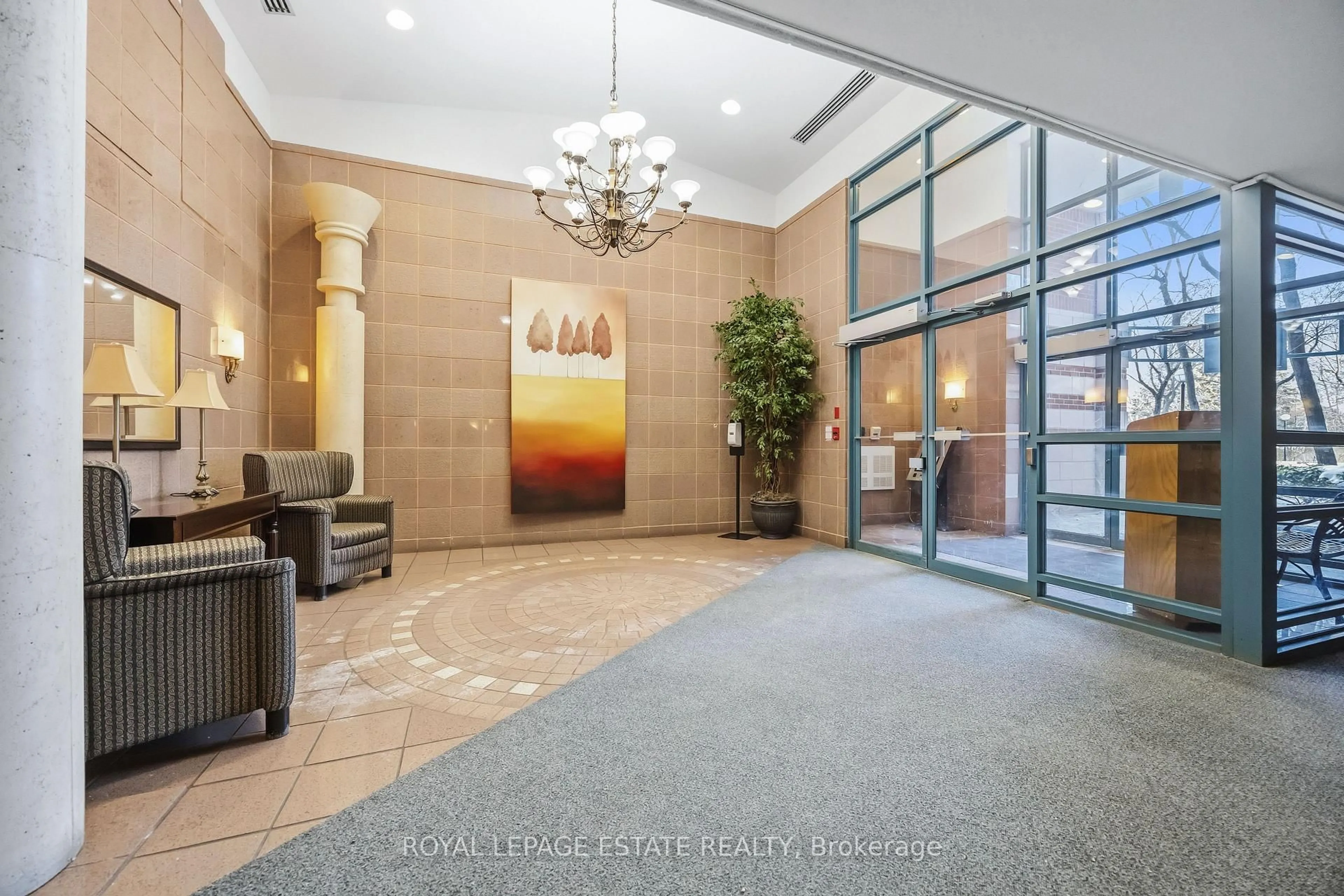 Indoor foyer for 1093 Kingston Rd #1003, Toronto Ontario M1N 4E2