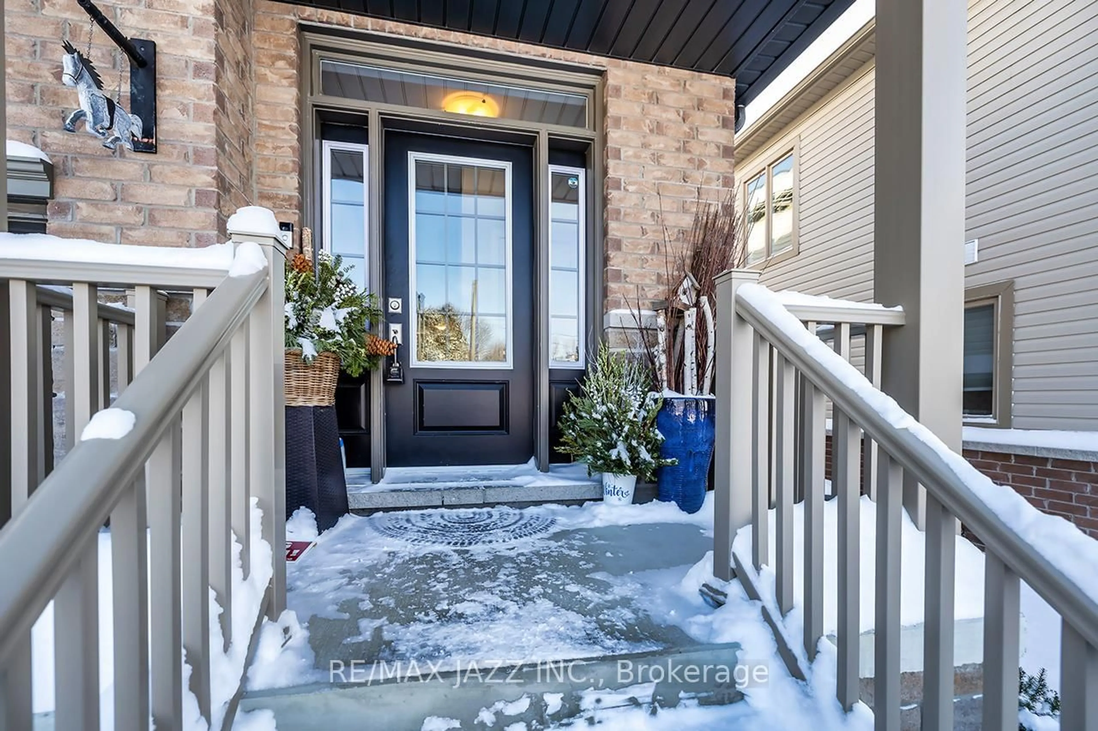 Indoor entryway for 78 Shand Lane, Scugog Ontario L9L 0C7