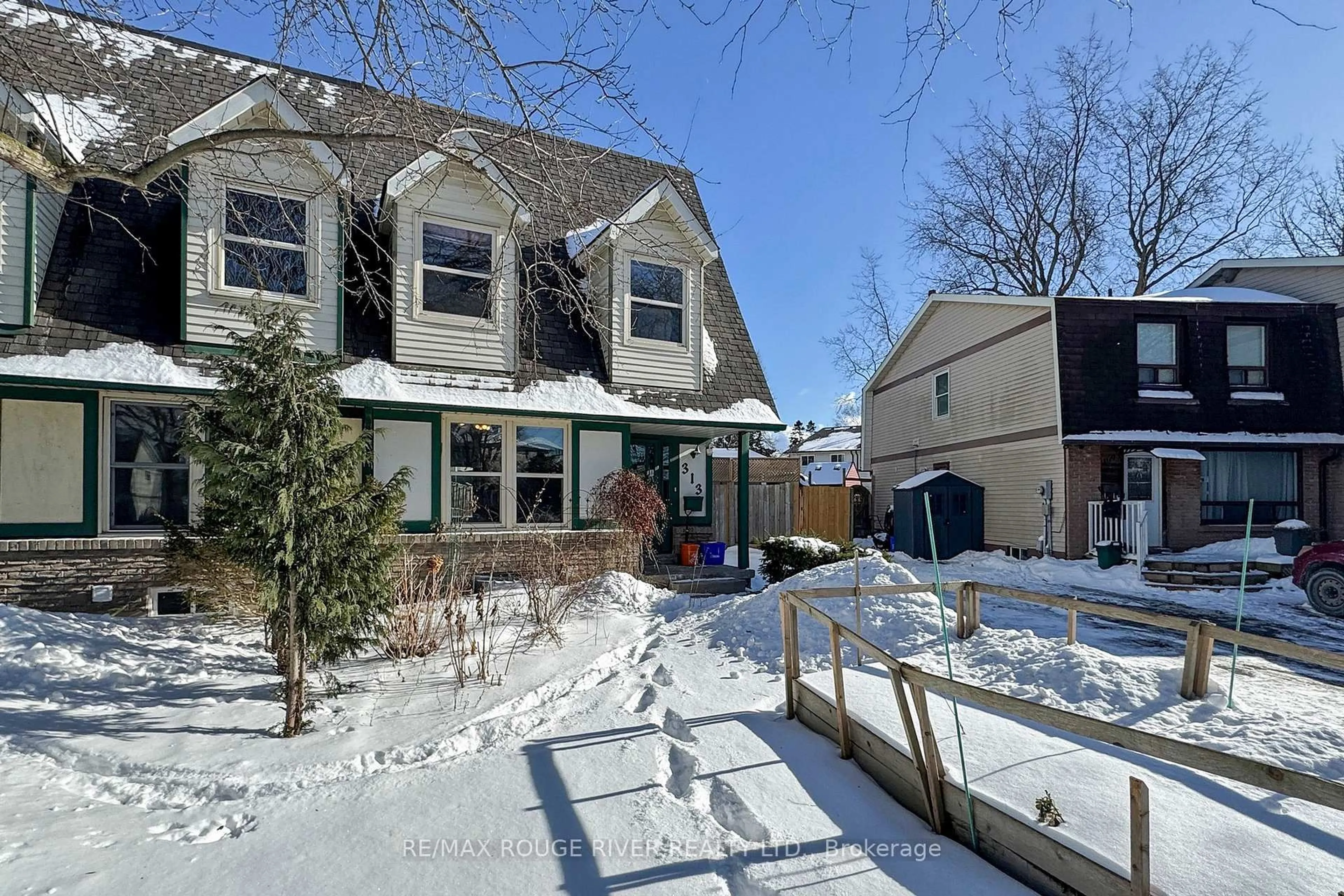 Unknown for 313 Rondeau Crt, Oshawa Ontario L1J 6N4