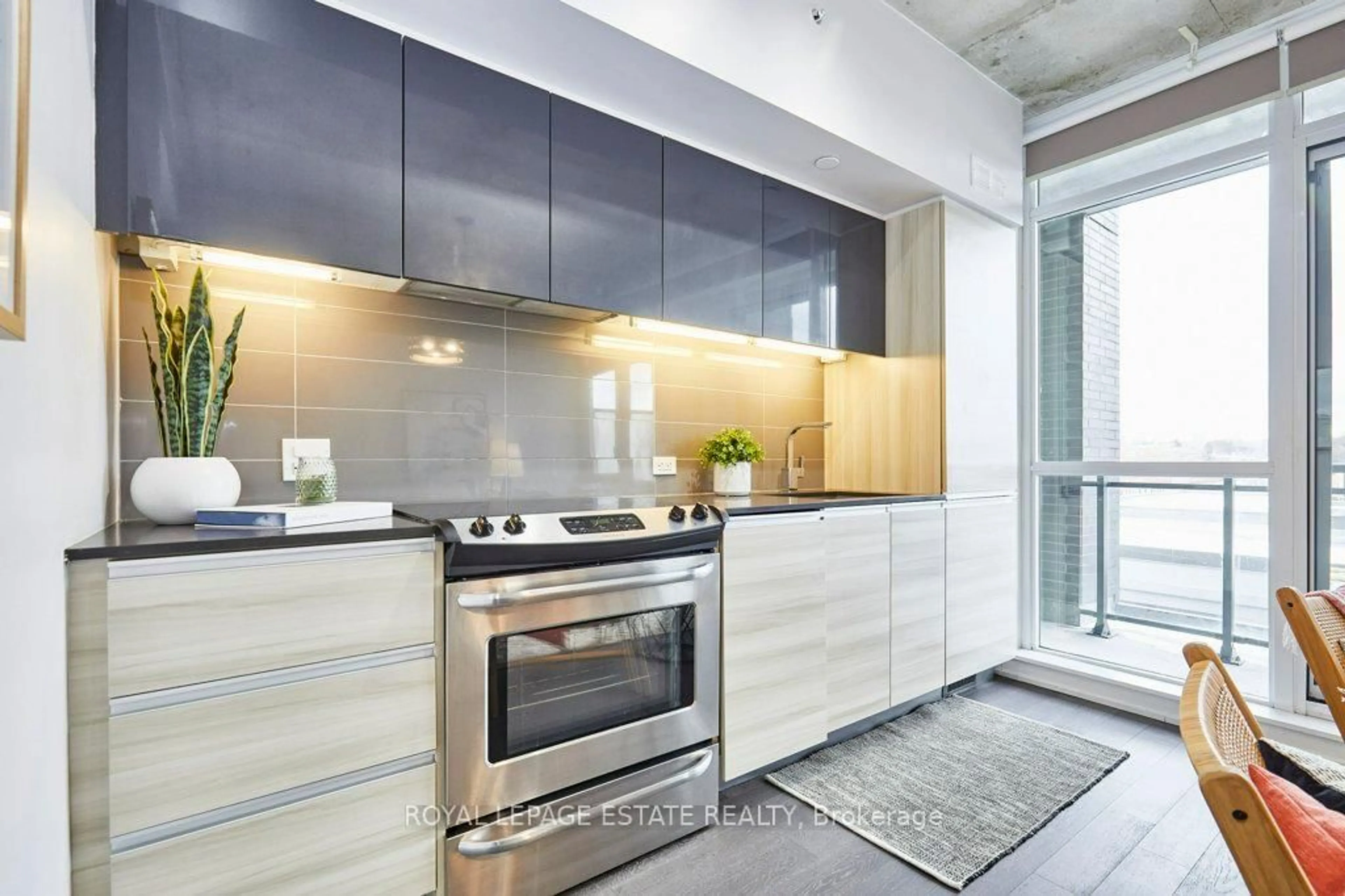Contemporary kitchen, ceramic/tile floor for 1190 Dundas St #525, Toronto Ontario M4M 0C5