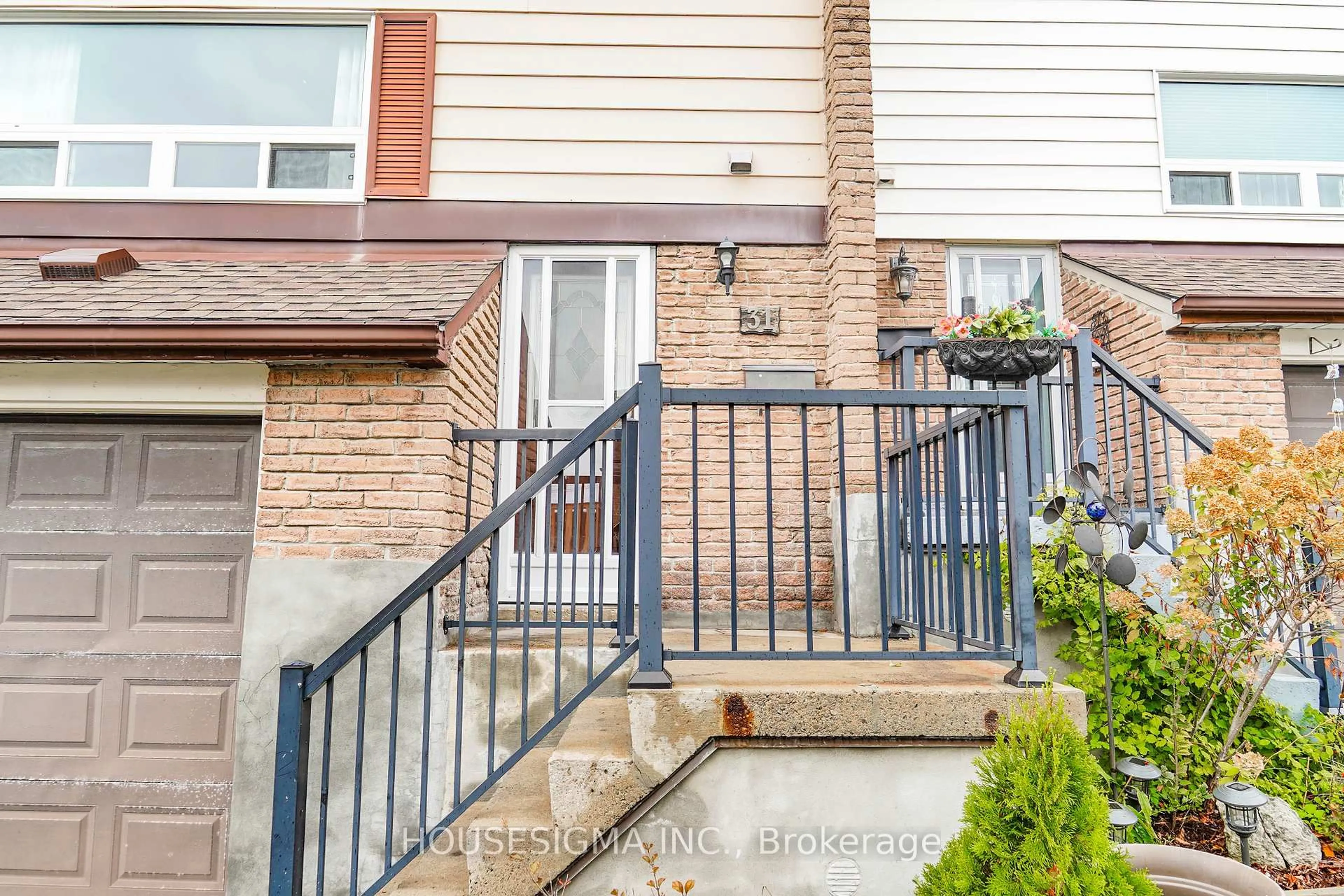 Unknown for 321 Blackthorn St #31, Oshawa Ontario L1K 1L3