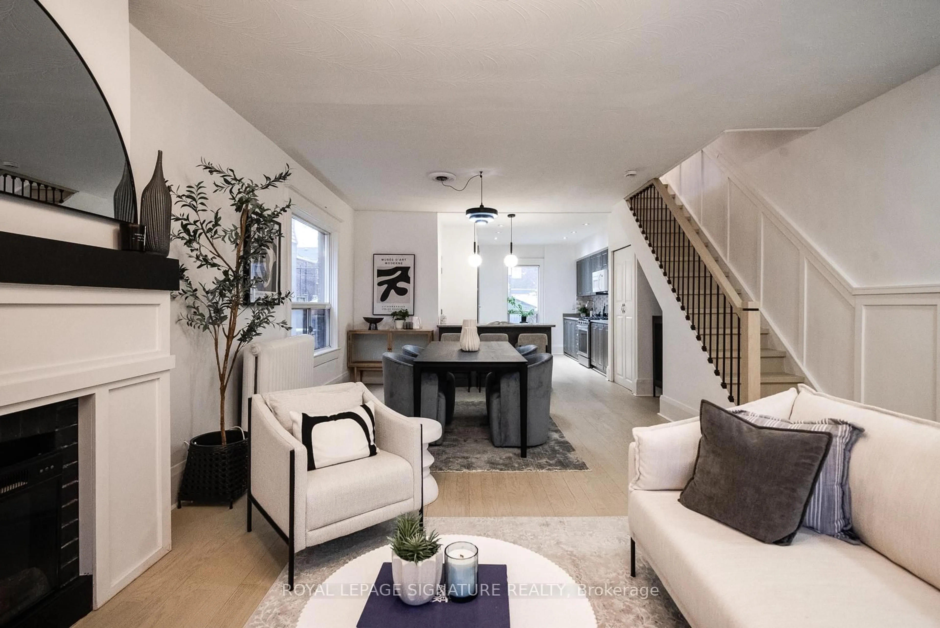 Living room with furniture, unknown for 216 Parkmount Rd, Toronto Ontario M4J 4V6