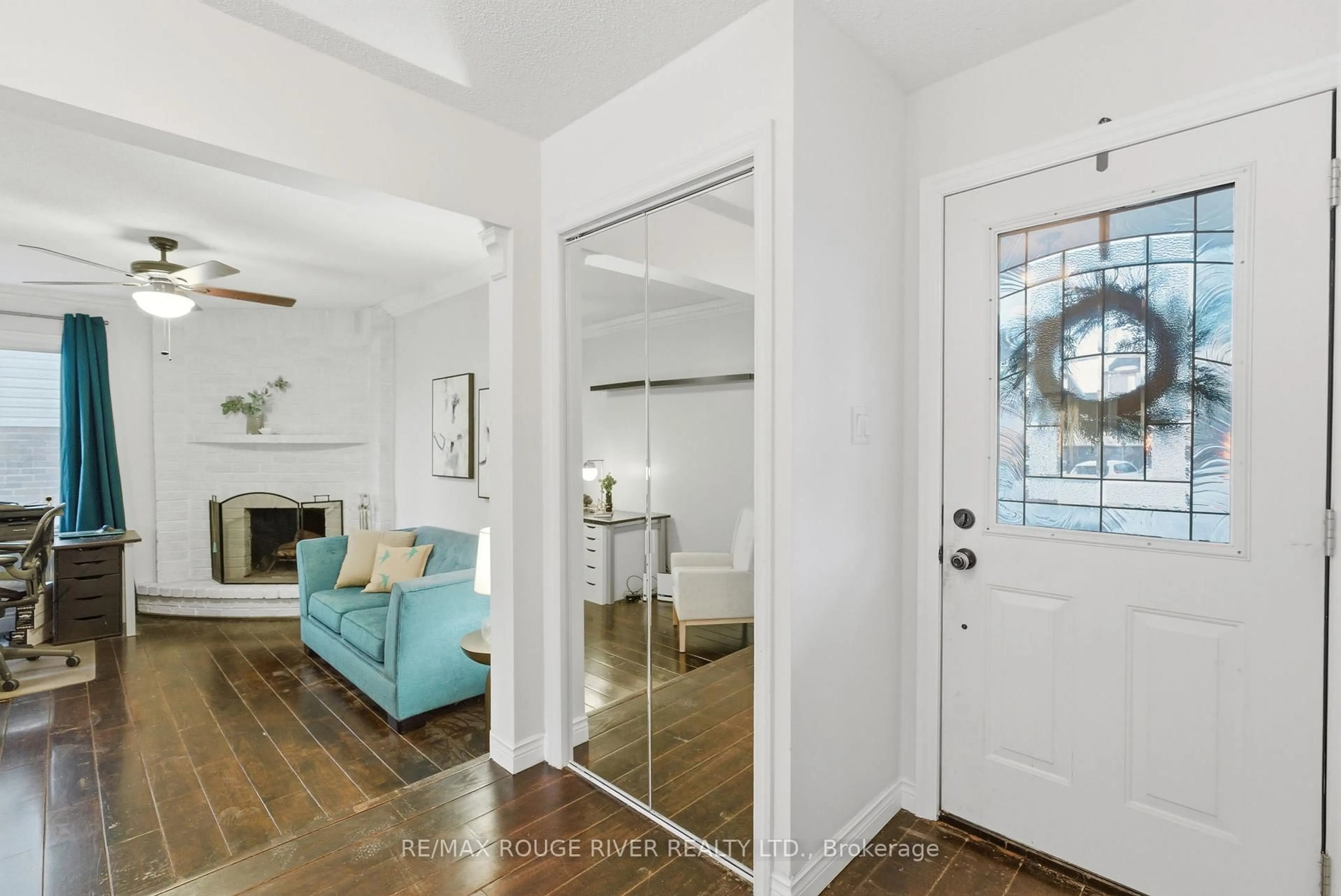 Indoor entryway for 3 Corral Crt, Whitby Ontario L1N 8E6