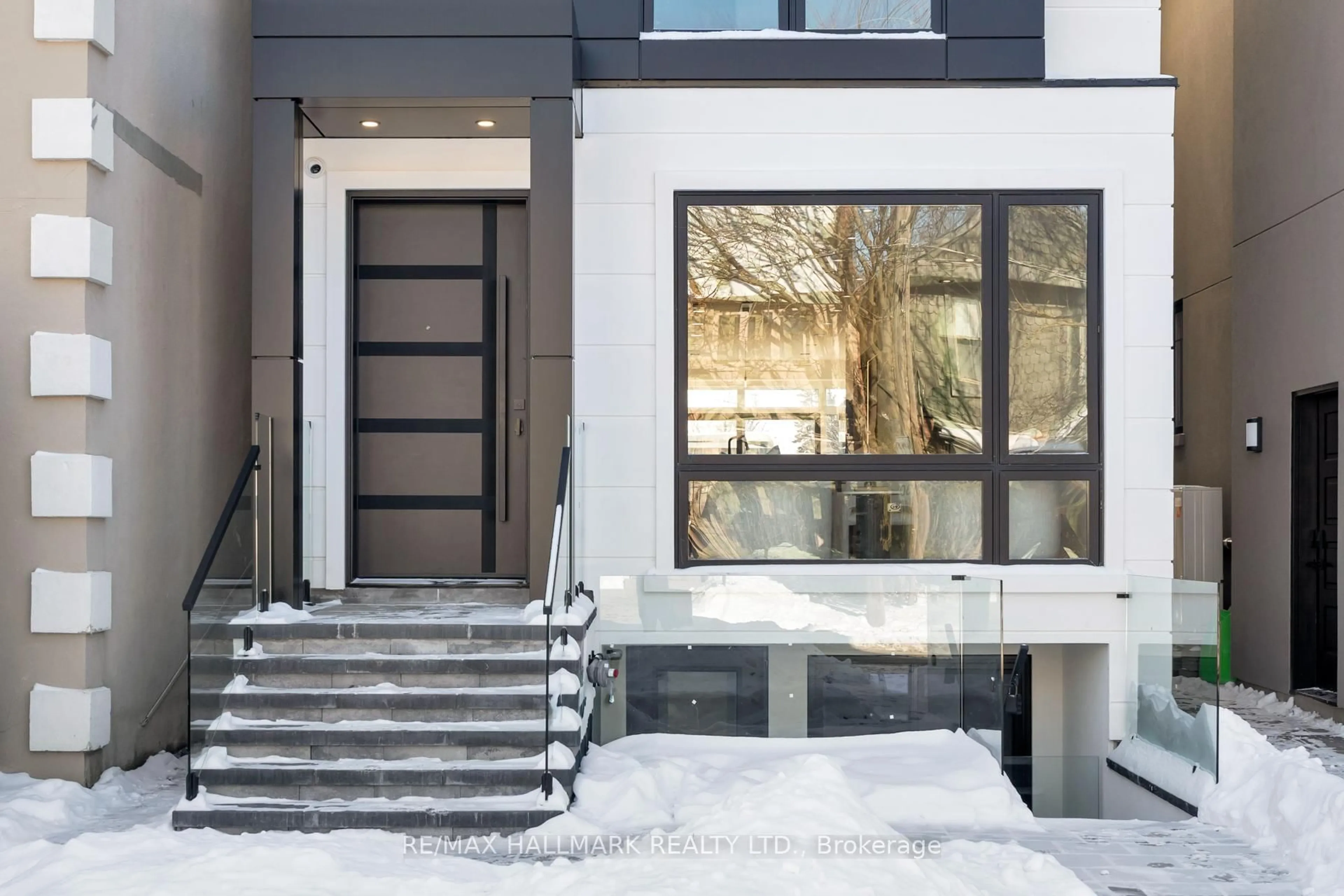 Unknown for 15 Cruikshank Ave, Toronto Ontario M4K 1S6