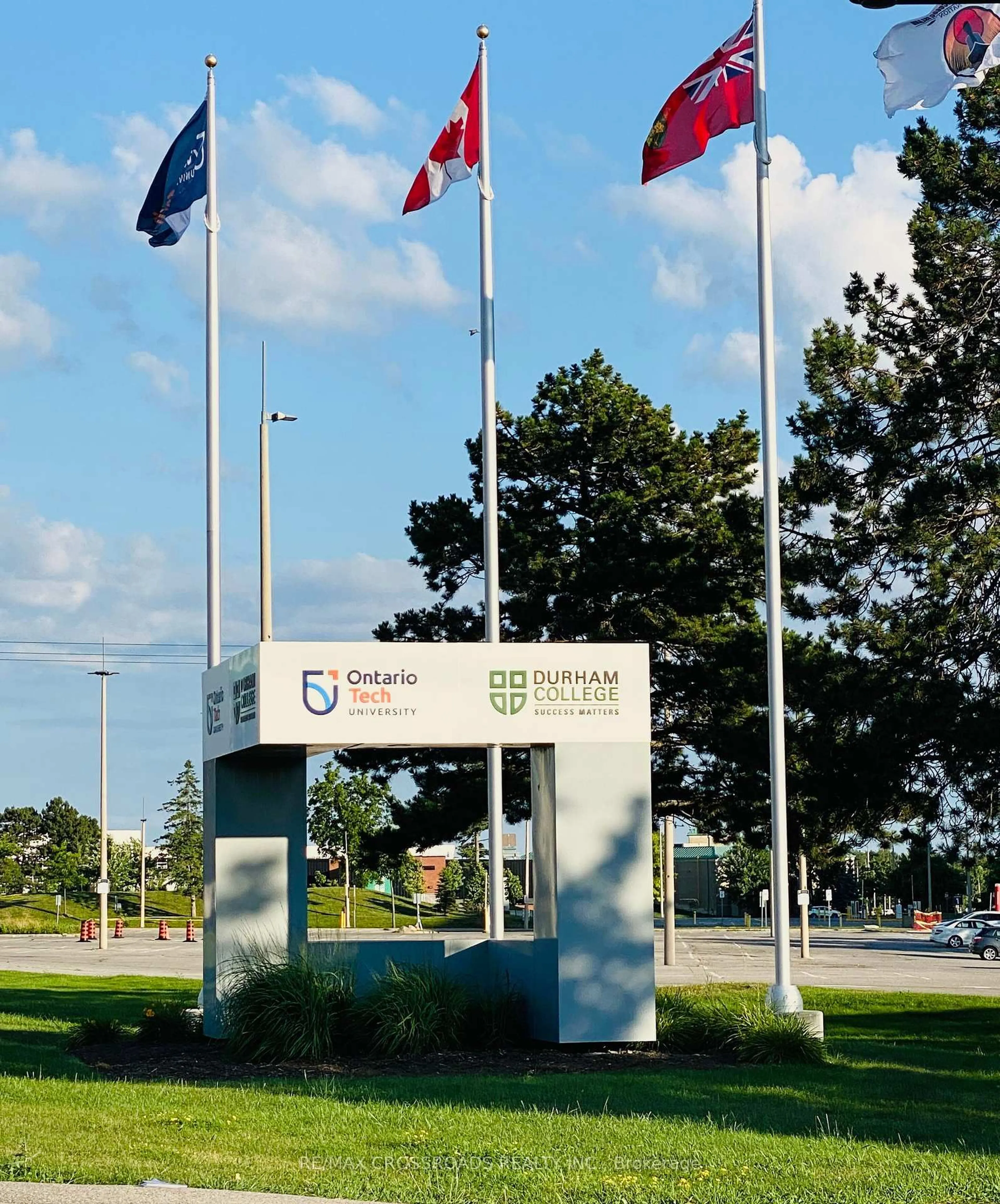 Unknown for 1720 Simcoe St #5, Oshawa Ontario L1G 4X9