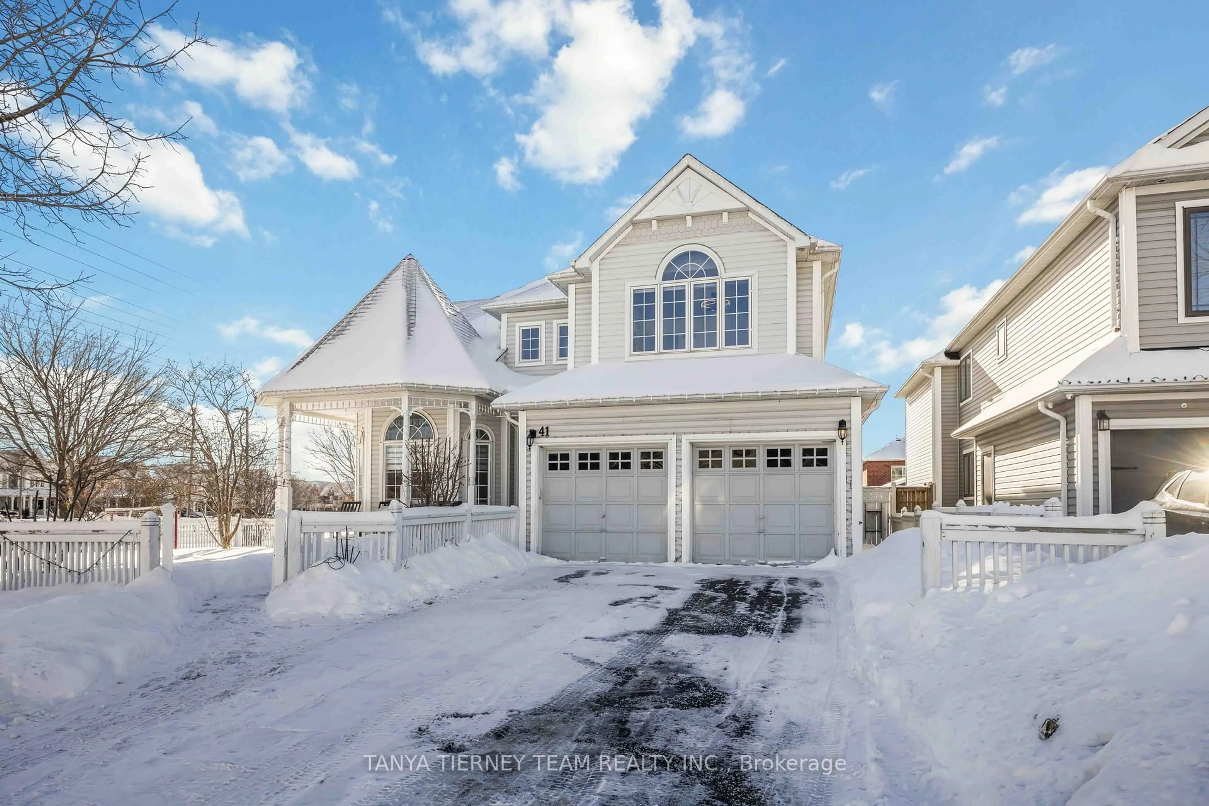 Home with vinyl exterior material, street for 41 Apsley Cres, Whitby Ontario L1M 2E7