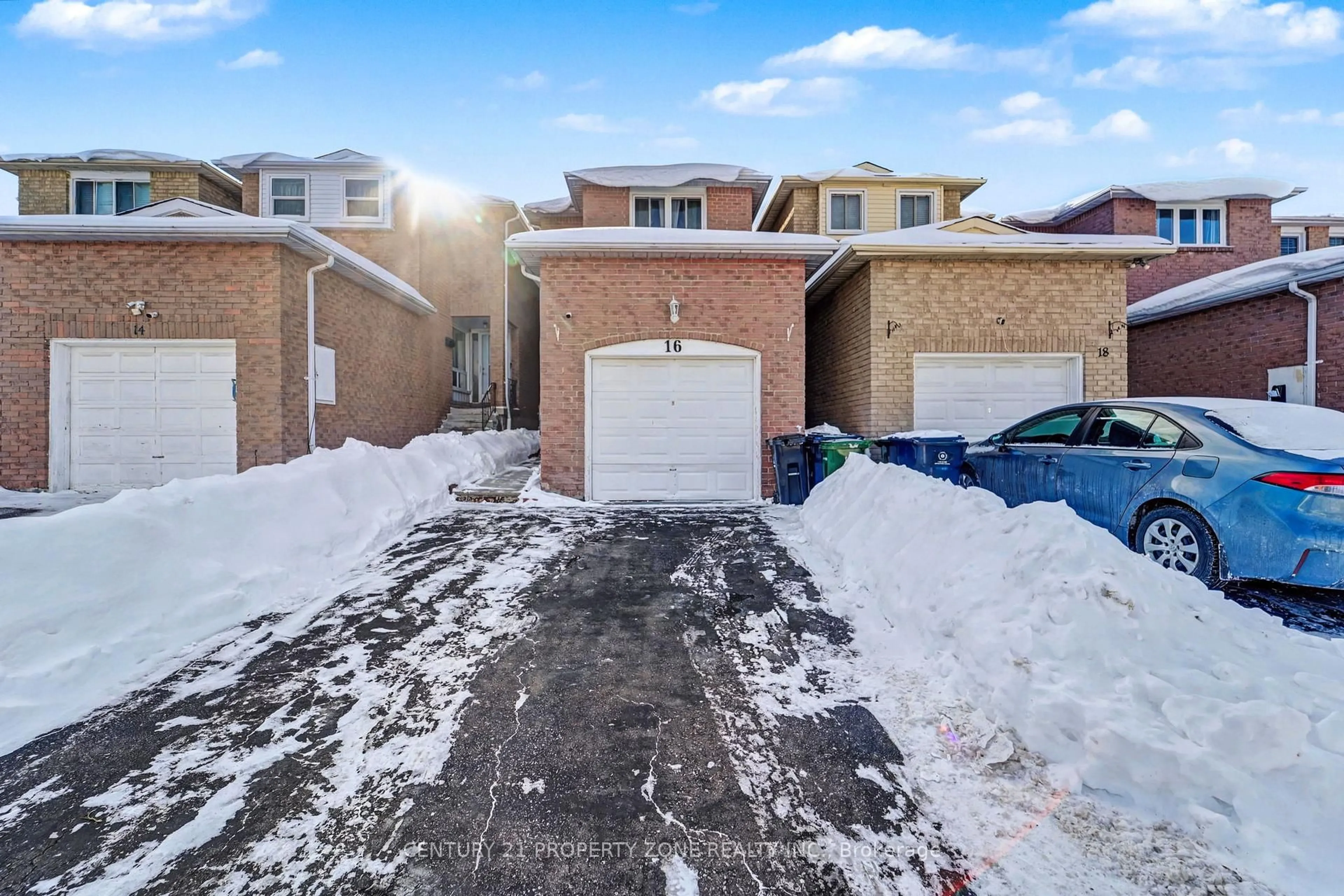 A pic from outside/outdoor area/front of a property/back of a property/a pic from drone, street for 16 Chad Cres, Toronto Ontario M1B 2Z6