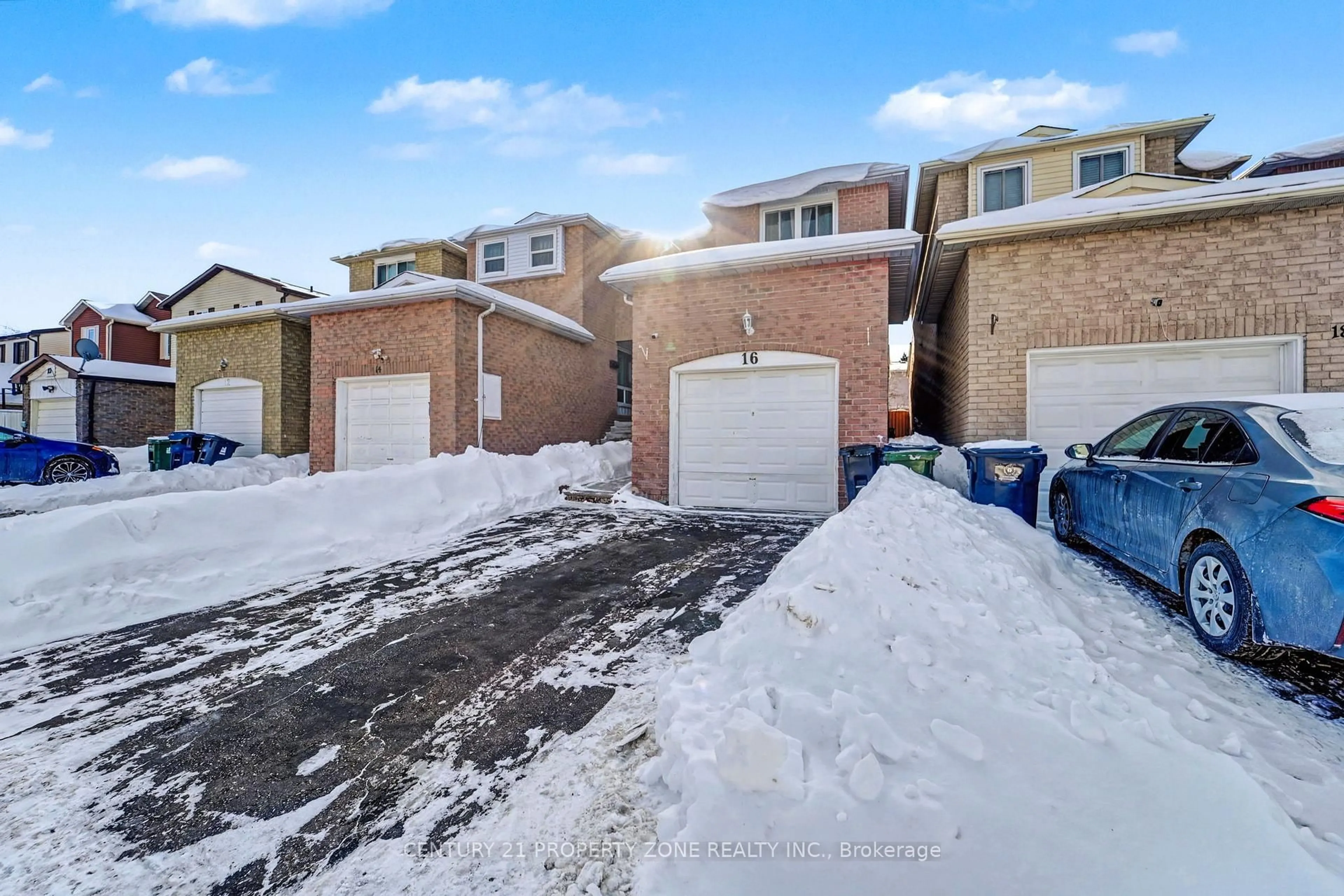 A pic from outside/outdoor area/front of a property/back of a property/a pic from drone, street for 16 Chad Cres, Toronto Ontario M1B 2Z6