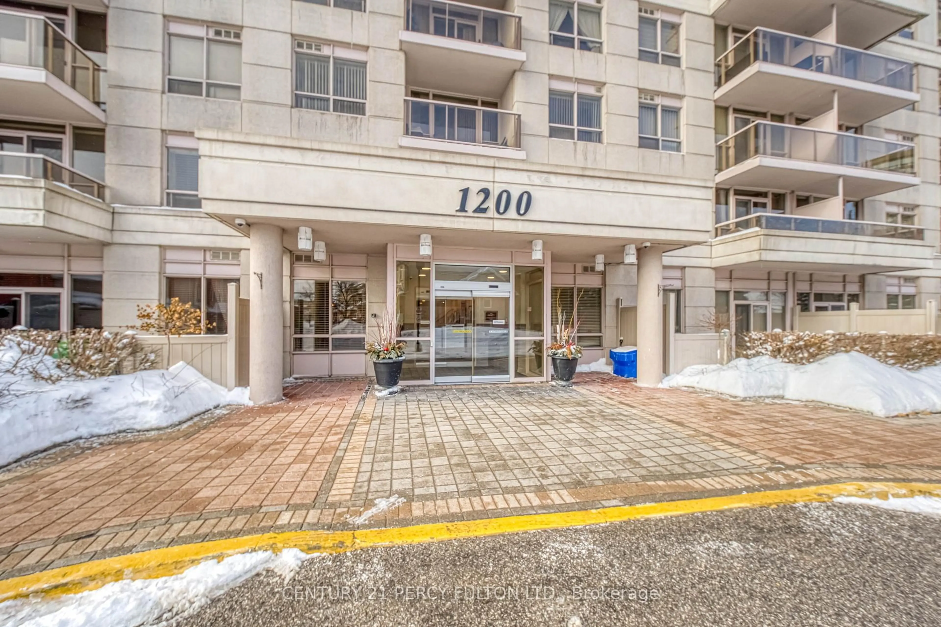 Indoor foyer for 1200 The Esplanade Rd #601, Pickering Ontario L1V 6V3