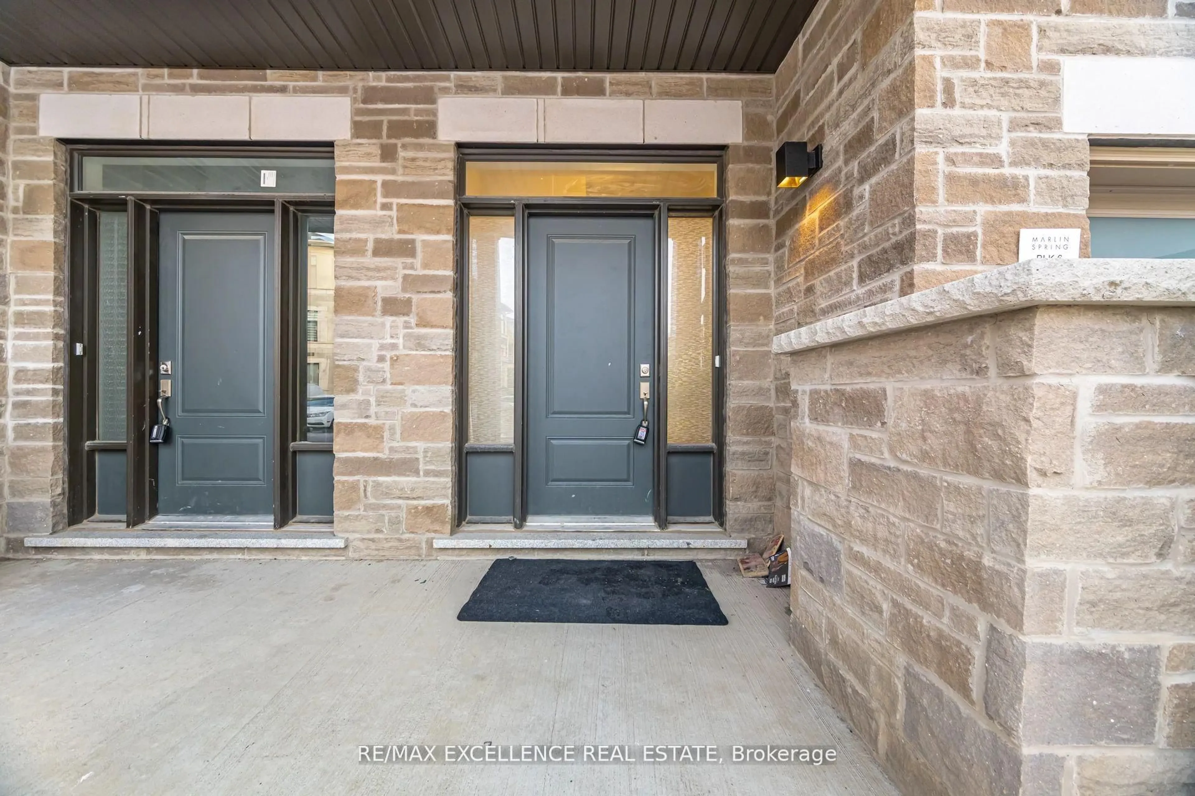 Indoor entryway for 300 Okanagan Path, Oshawa Ontario L1H 0A7