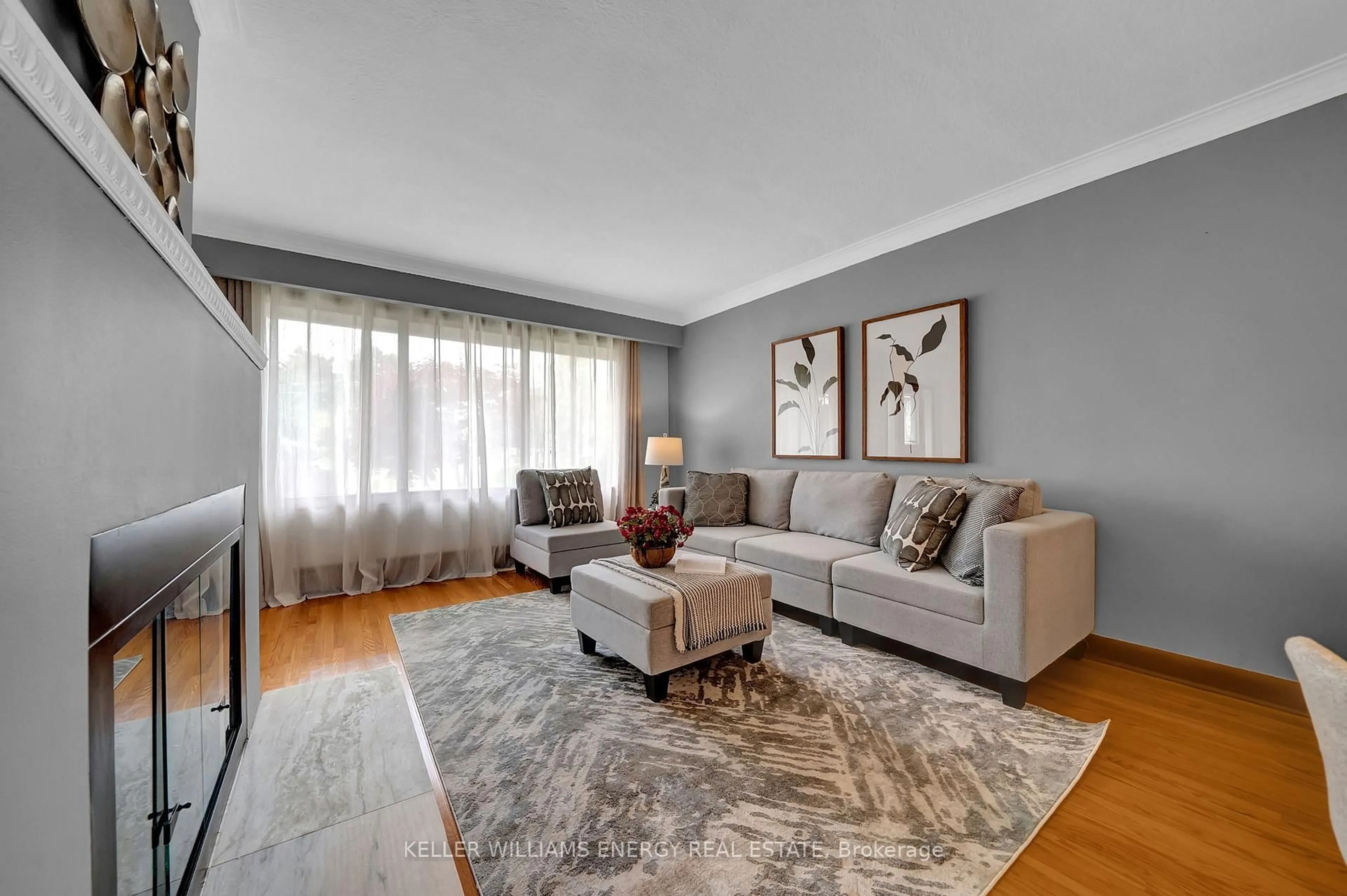 Living room with furniture, unknown for 607 Newman Cres, Whitby Ontario L1N 1M7