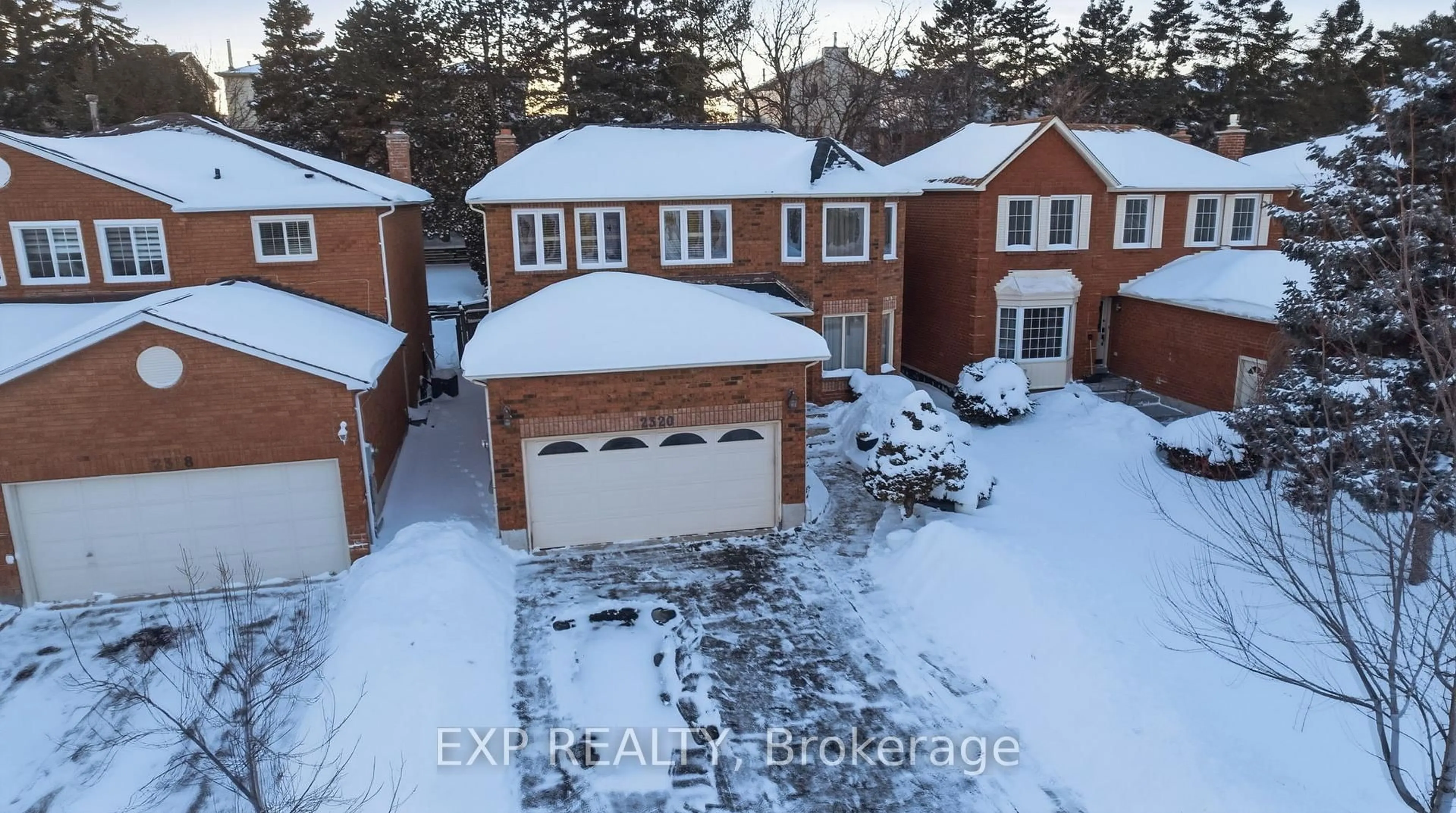 A pic from outside/outdoor area/front of a property/back of a property/a pic from drone, street for 2320 Meriadoc Dr, Pickering Ontario L1X 2E3
