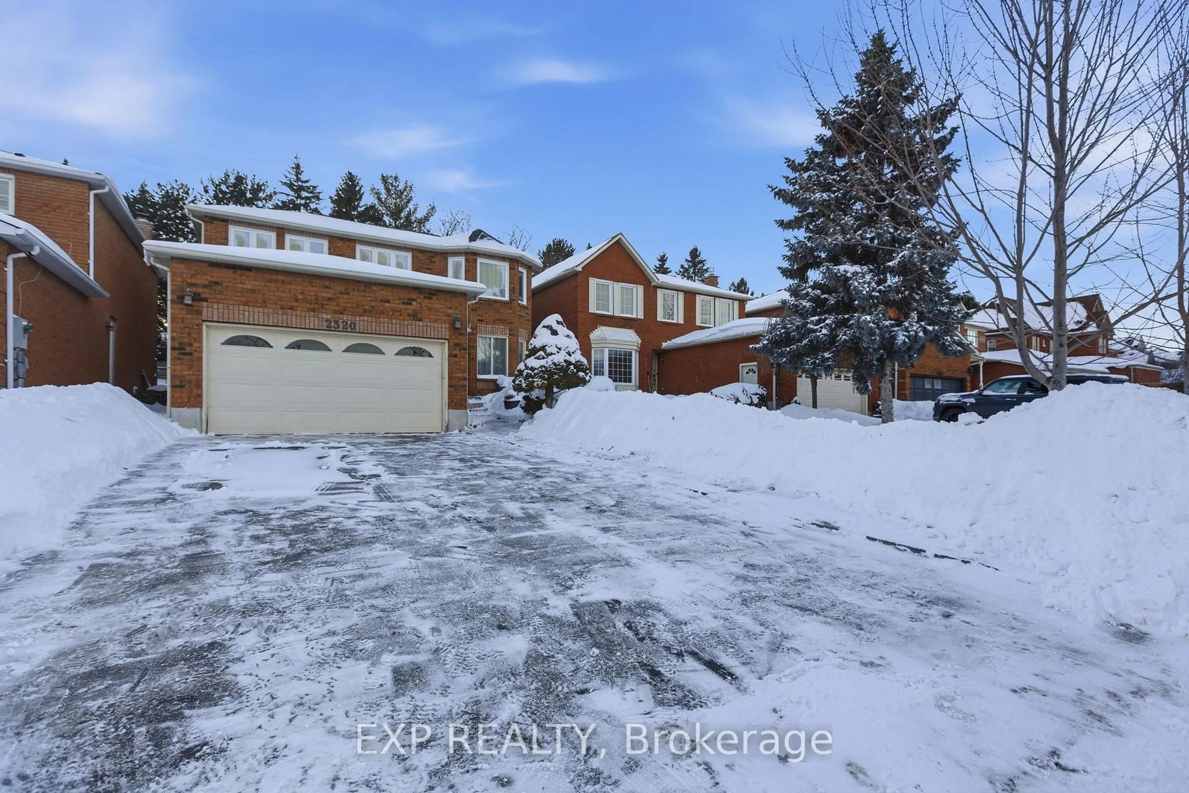 A pic from outside/outdoor area/front of a property/back of a property/a pic from drone, street for 2320 Meriadoc Dr, Pickering Ontario L1X 2E3
