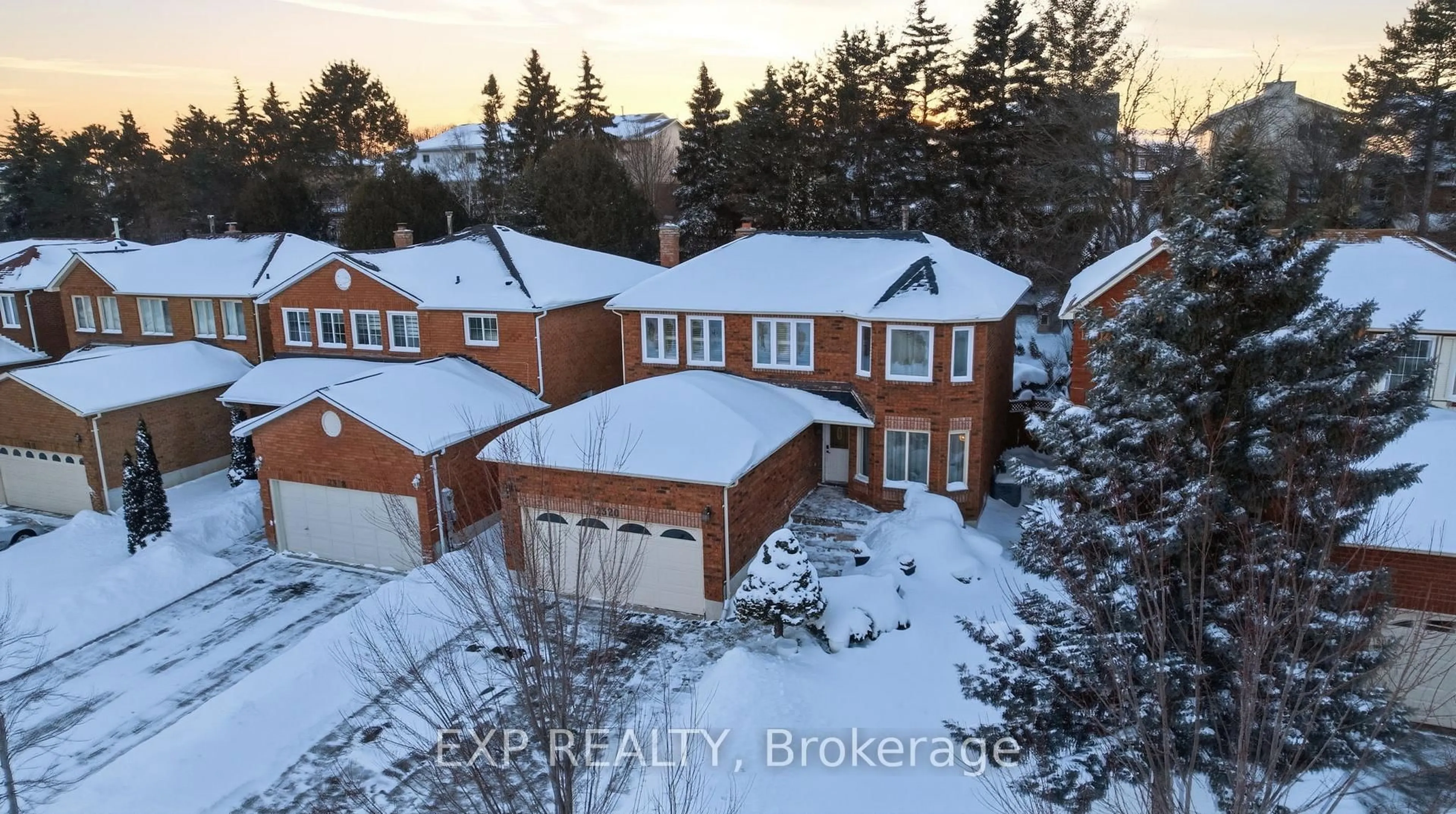 A pic from outside/outdoor area/front of a property/back of a property/a pic from drone, street for 2320 Meriadoc Dr, Pickering Ontario L1X 2E3