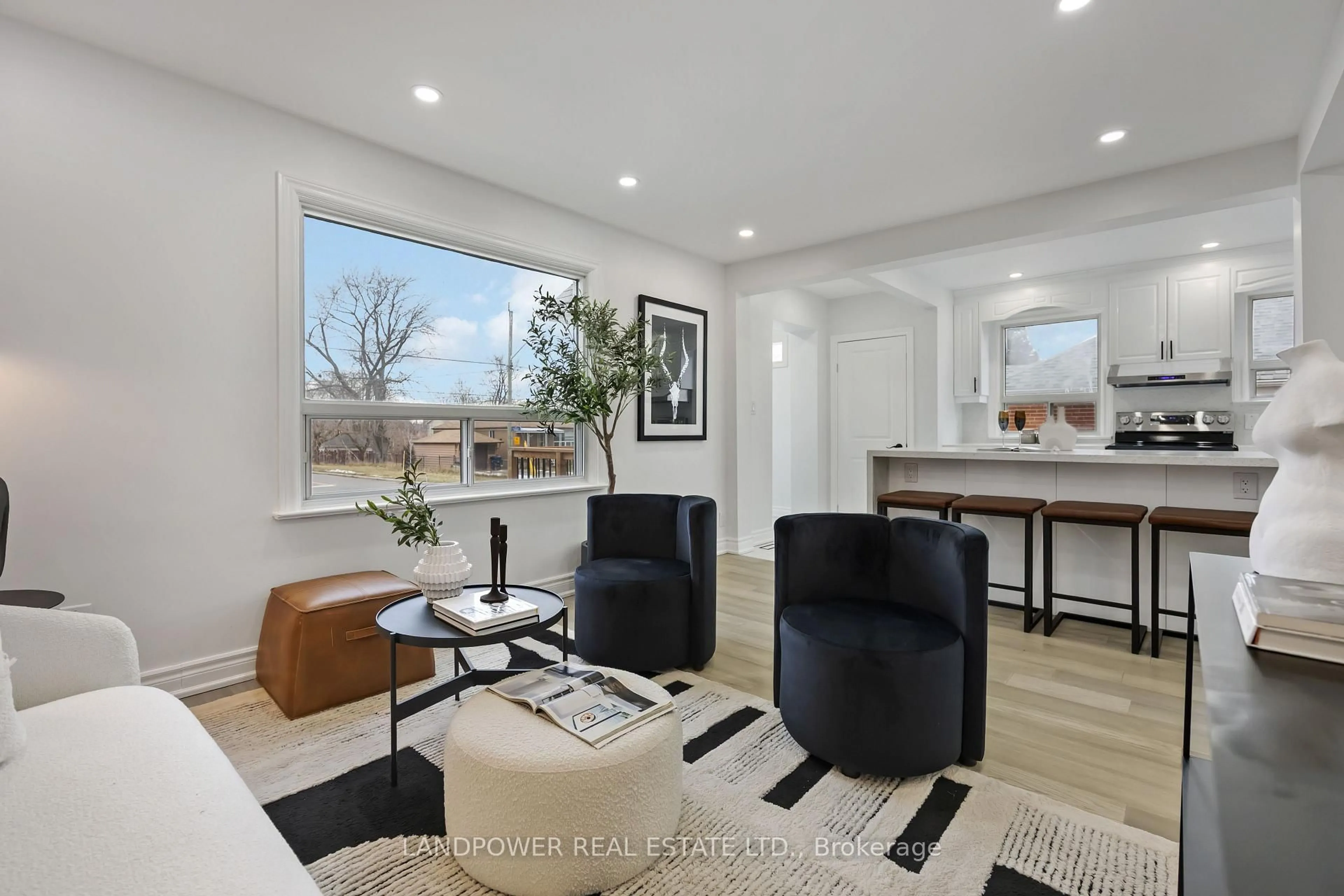 Living room with furniture, unknown for 195 Phyllis Ave, Toronto Ontario M1M 1Y9