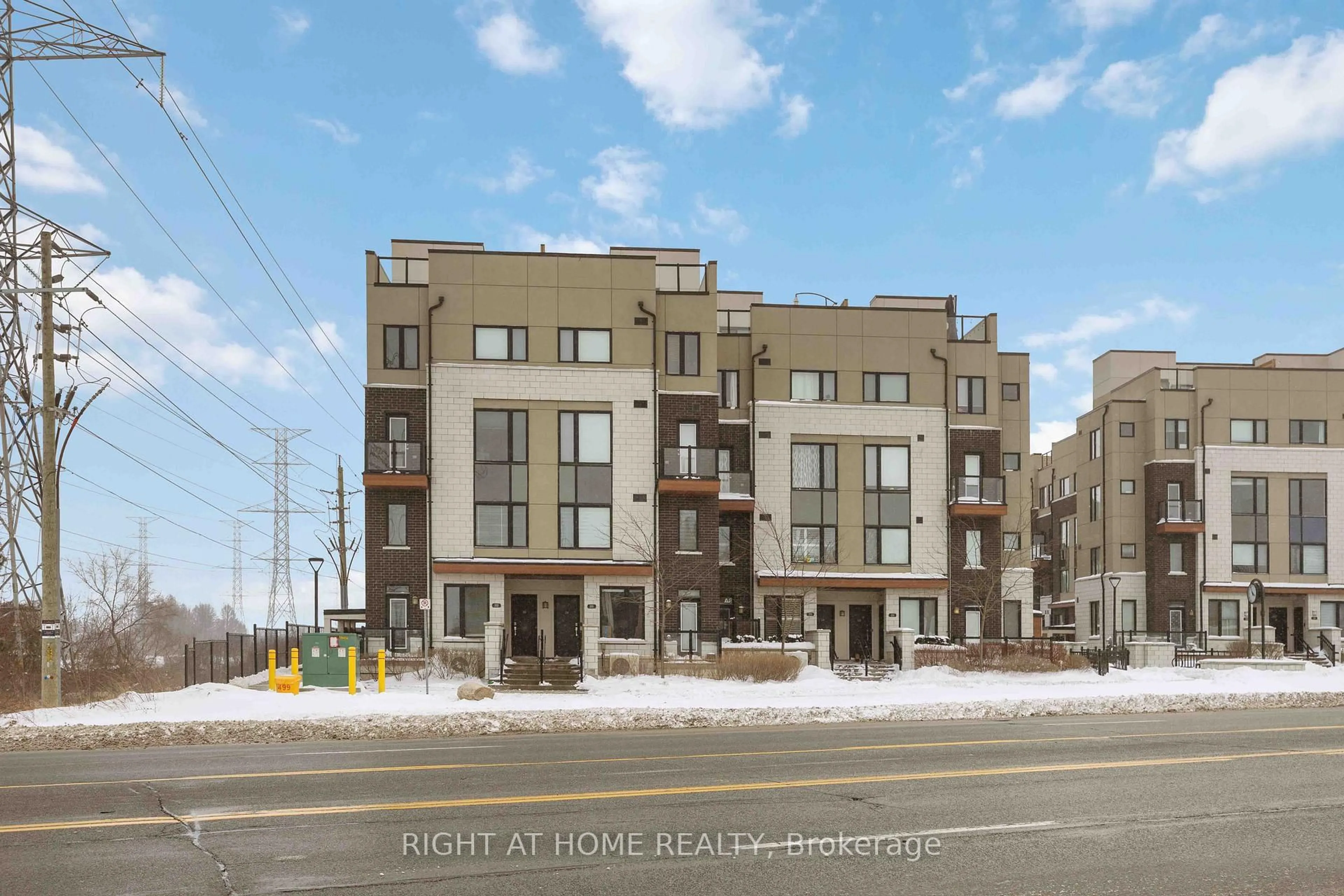 Blurry image for 1555 Kingston Rd #220, Pickering Ontario L1V 0E9