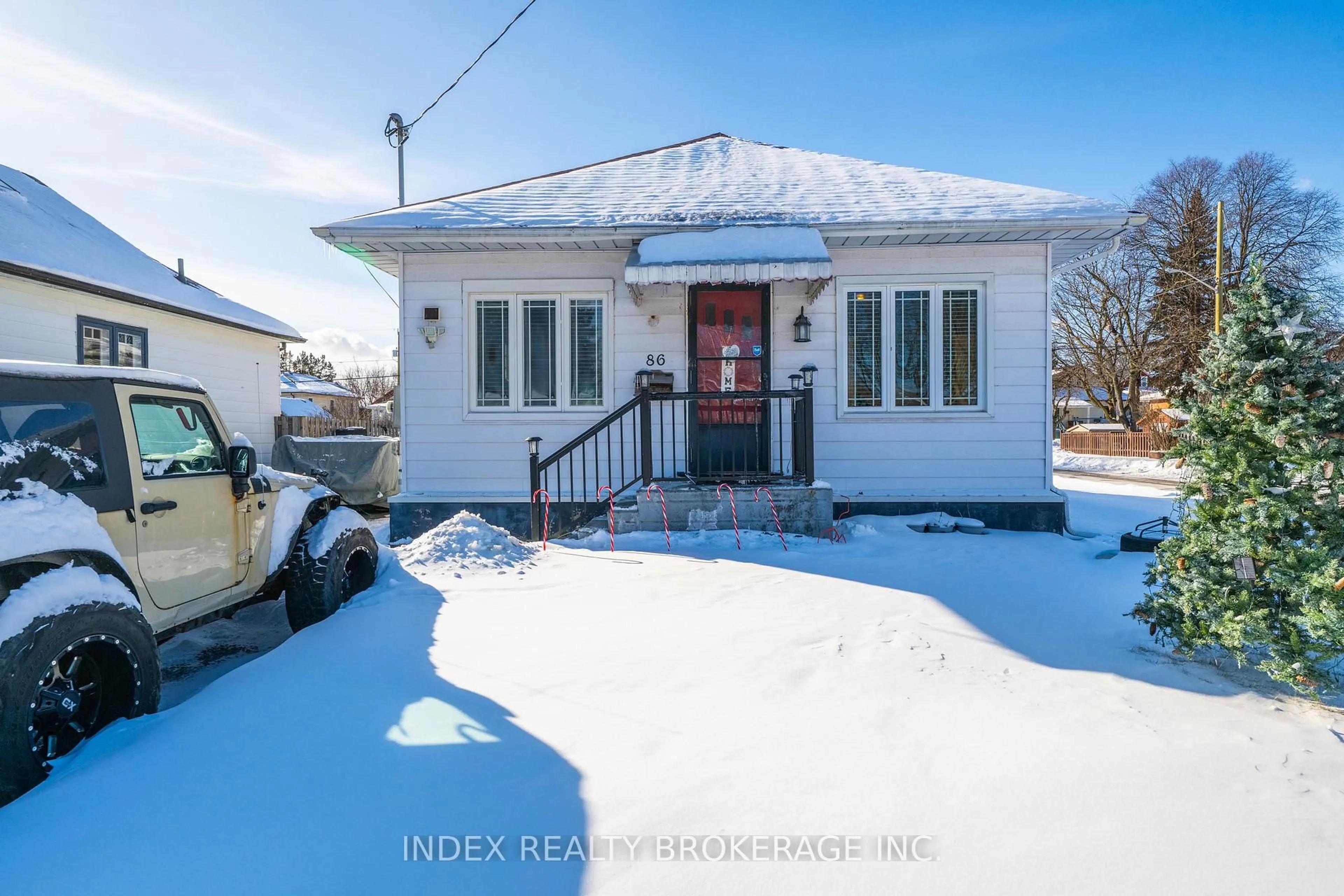 Unknown for 86 Gibbons St, Oshawa Ontario L1J 4X9