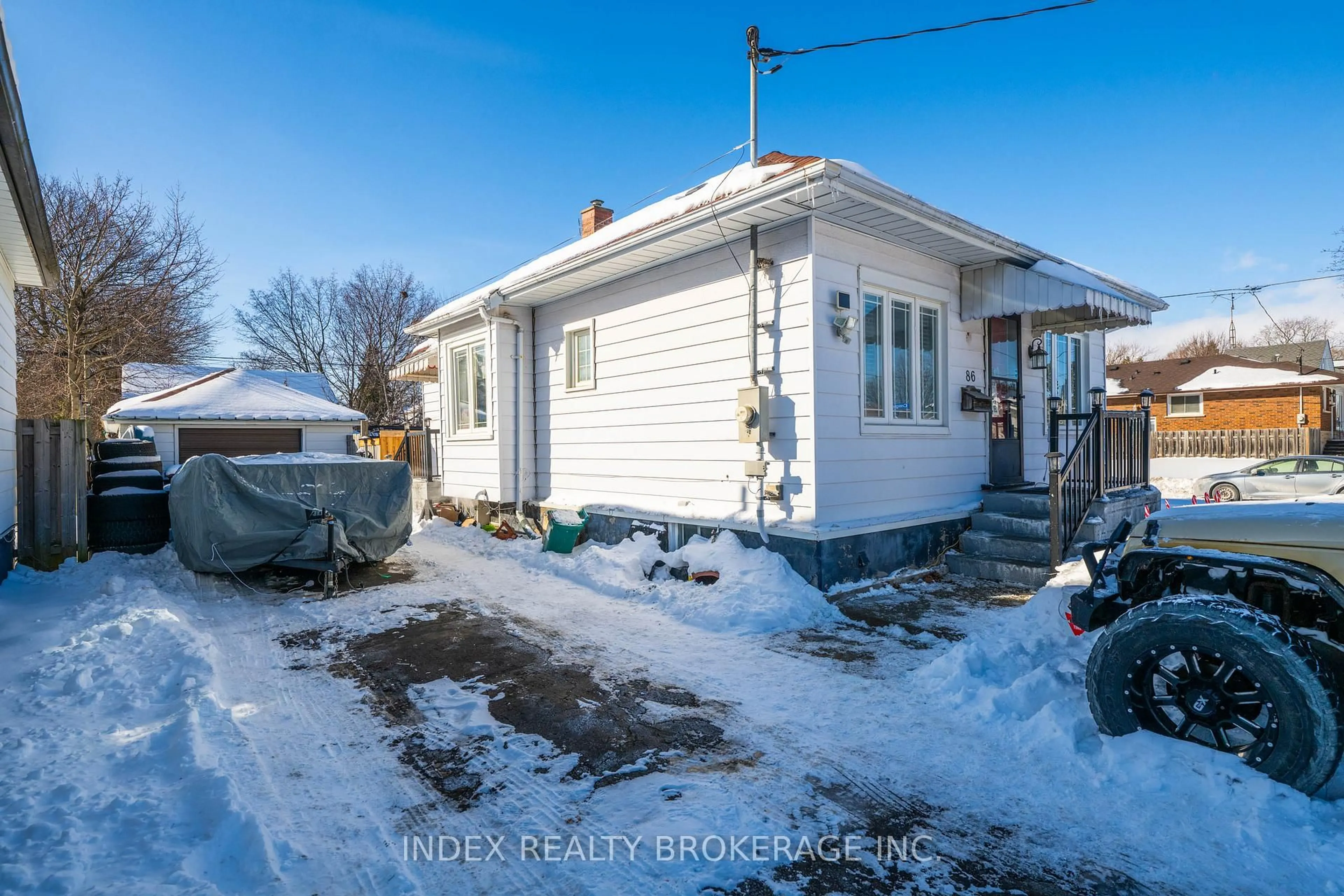 Unknown for 86 Gibbons St, Oshawa Ontario L1J 4X9