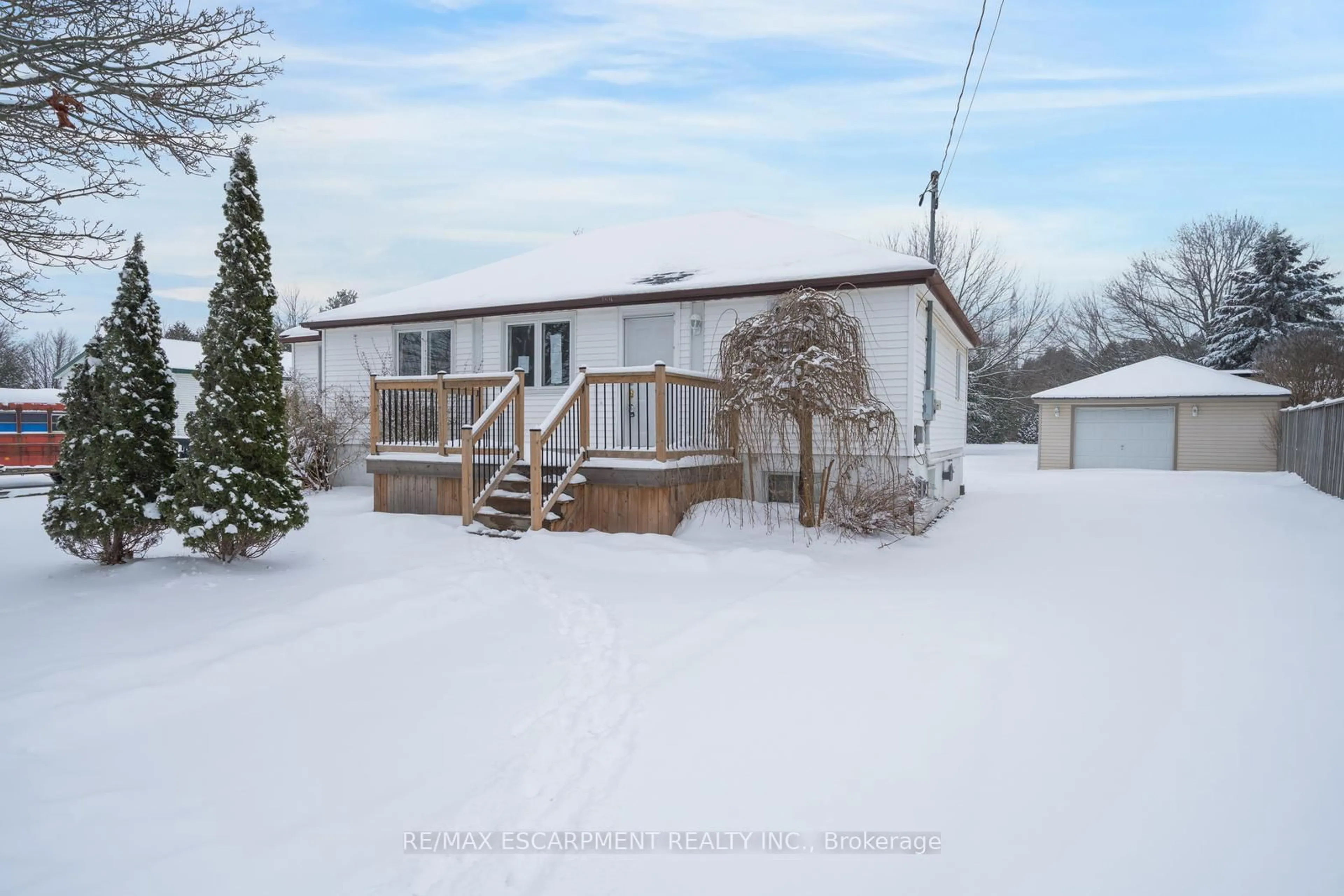 A pic from outside/outdoor area/front of a property/back of a property/a pic from drone, street for 2414 Holt Rd, Clarington Ontario L1C 6G5