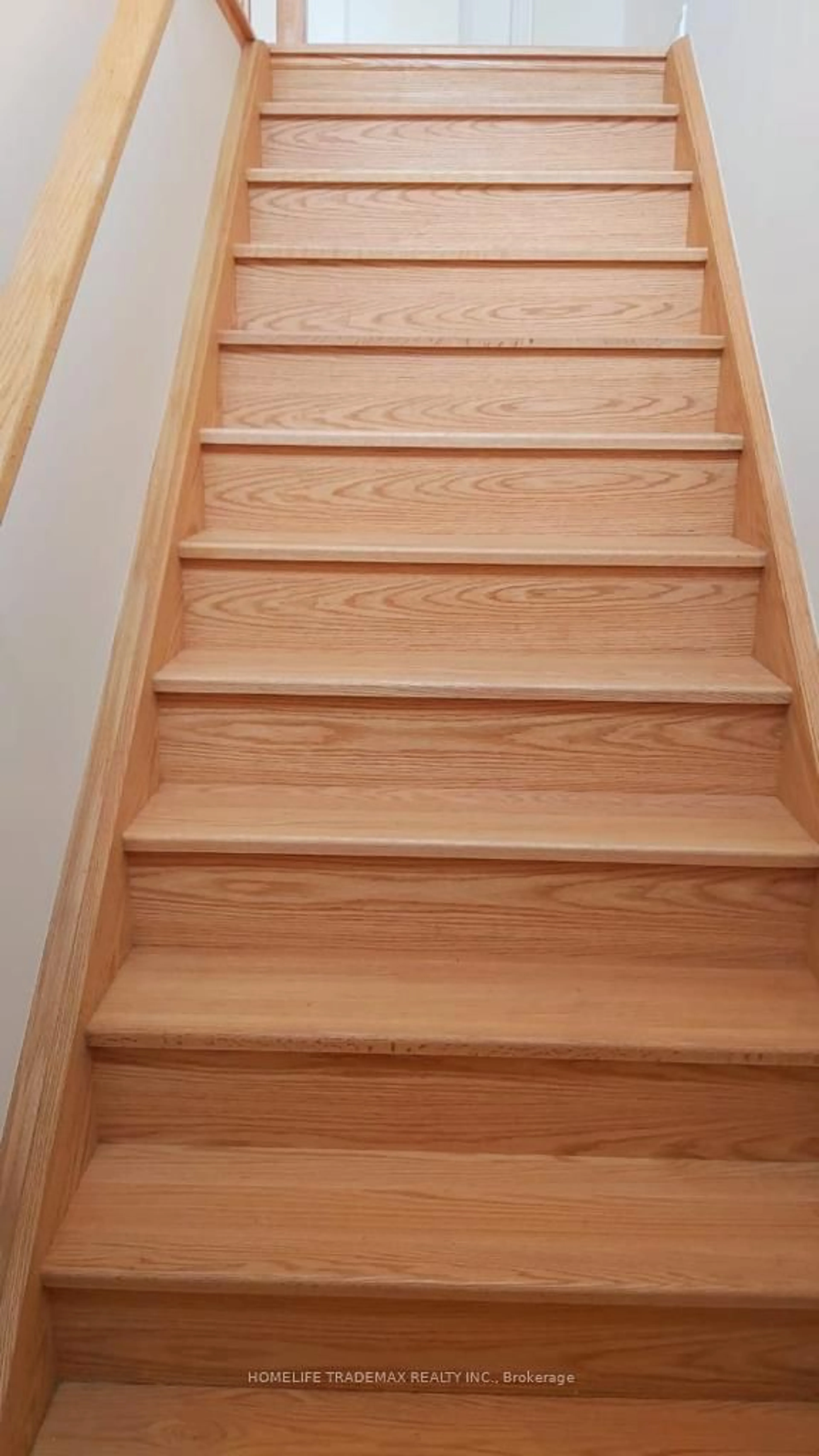 Stairs for 771 Eddystone Path, Oshawa Ontario L1H 0A7