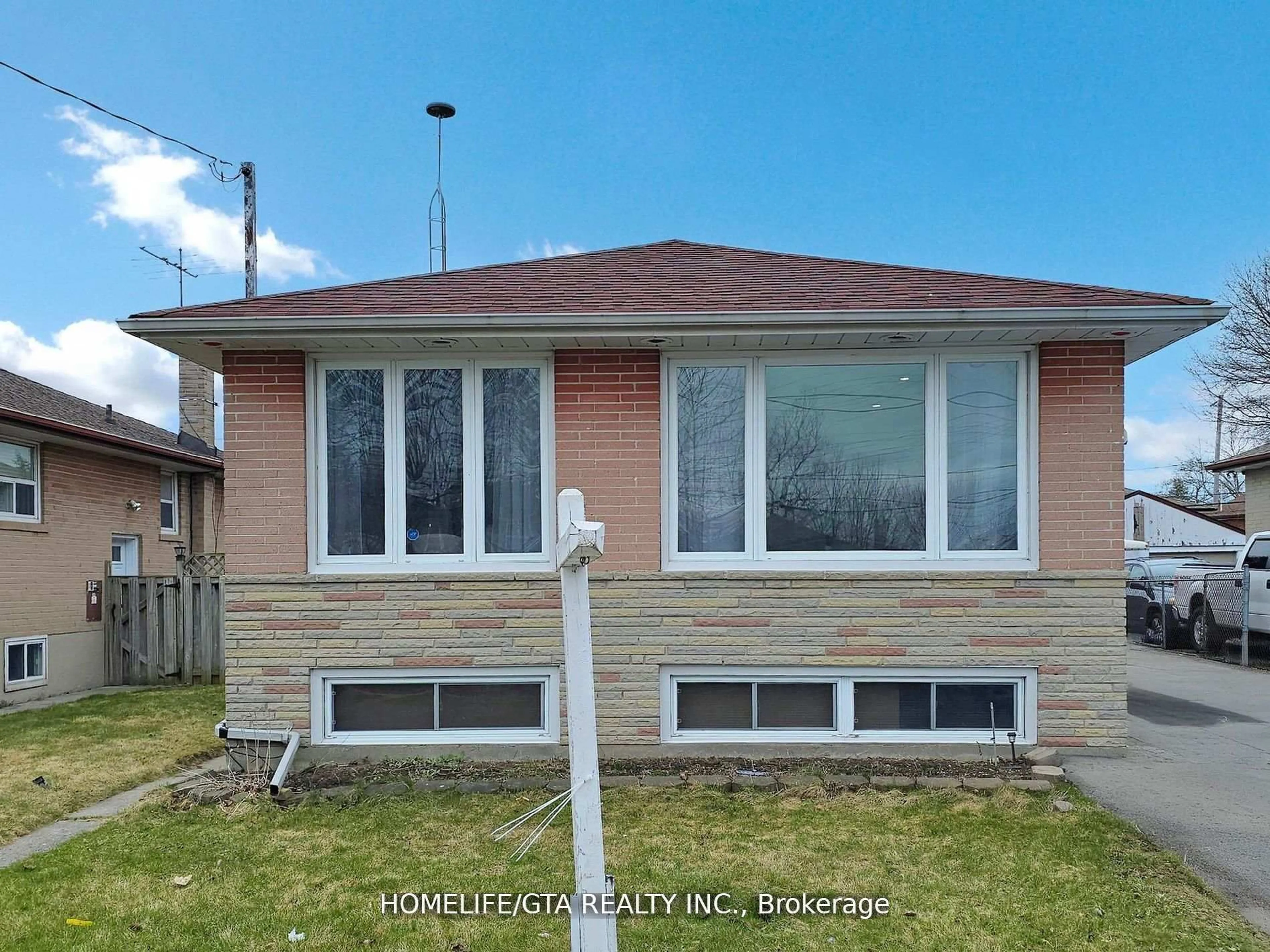 Home with vinyl exterior material, street for 107 Milford Haven Dr, Toronto Ontario M1G 3C9