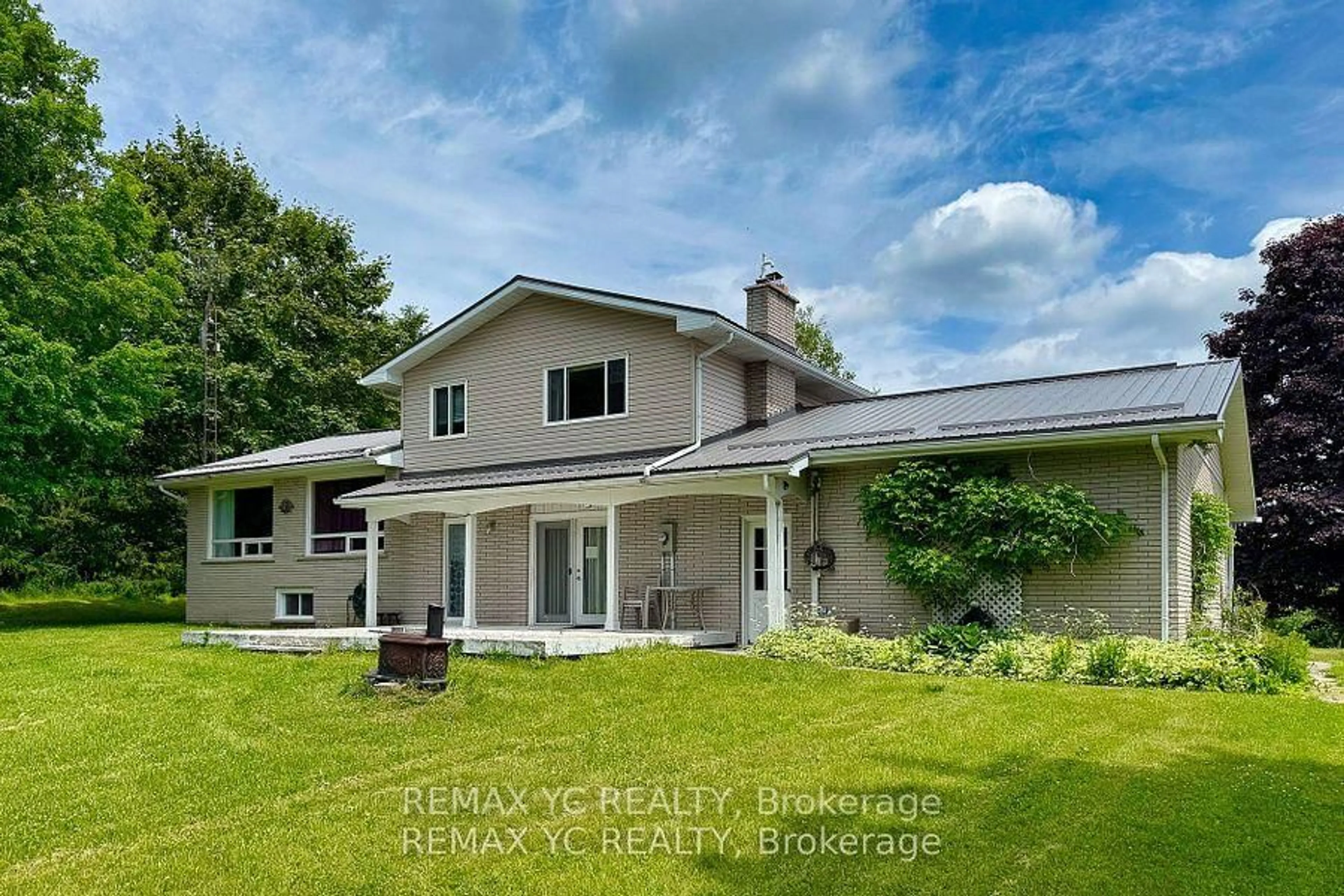 Home with vinyl exterior material, unknown for 4106 Grandview St, Oshawa Ontario L1H 7K4