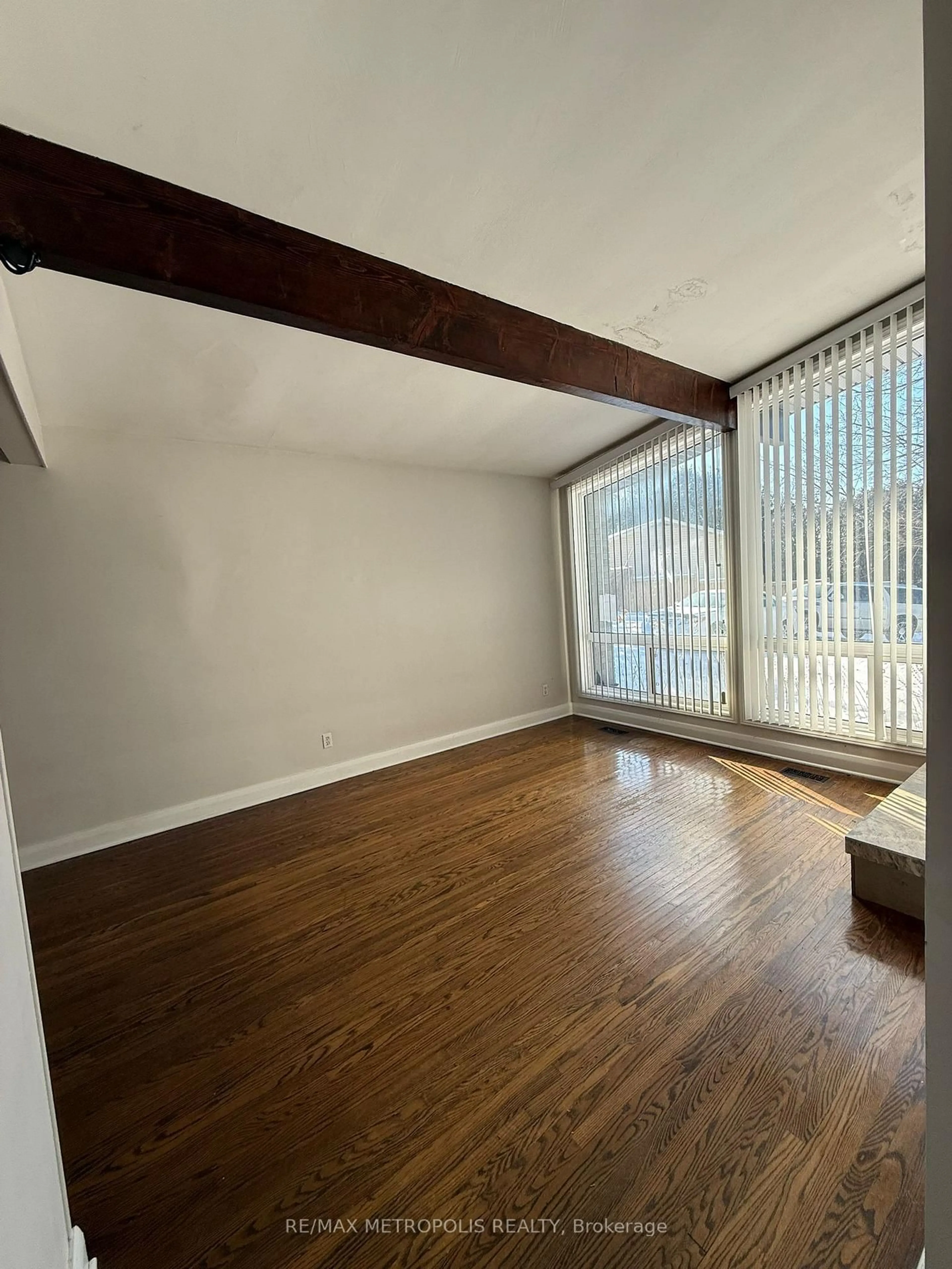 A pic of a room for 3975 Kinsale Rd, Pickering Ontario L1Y 1E3