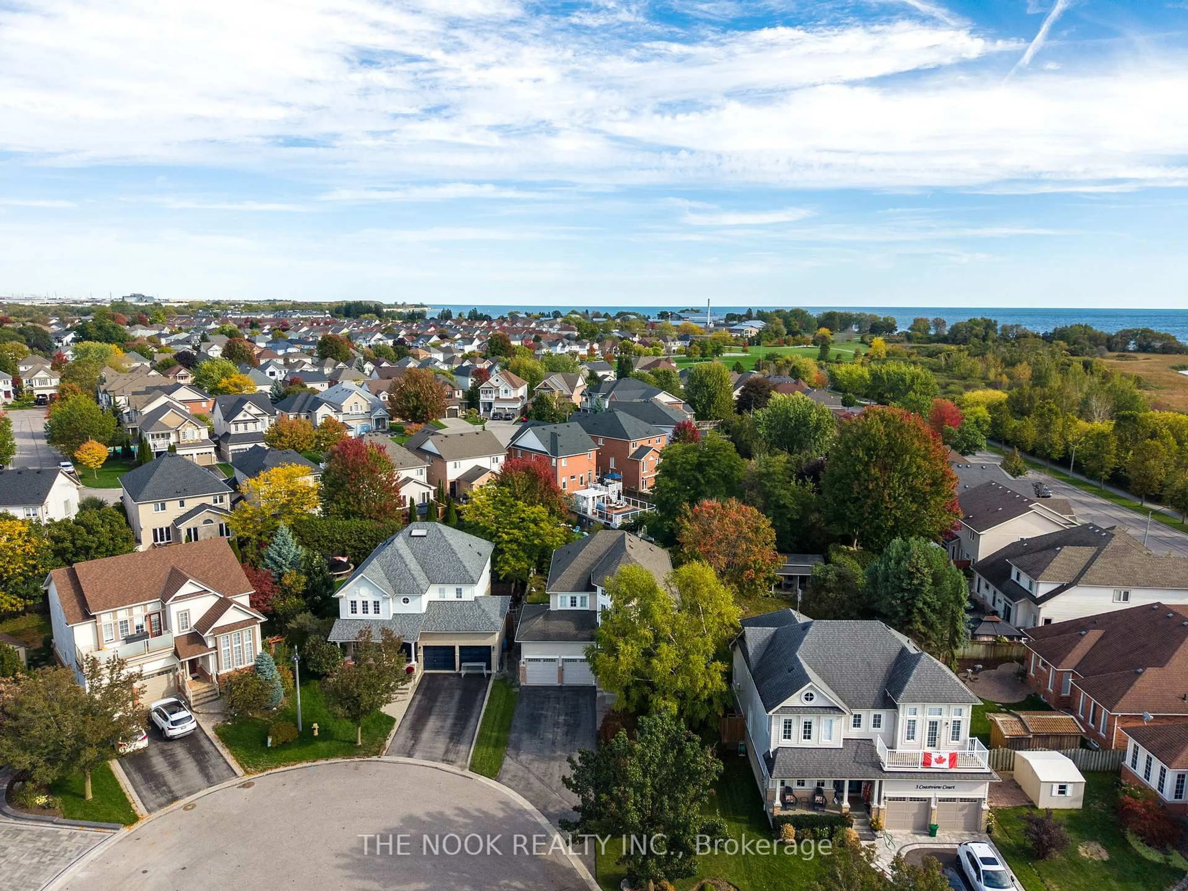 A pic from outside/outdoor area/front of a property/back of a property/a pic from drone, city buildings view from balcony for 5 Coastview Crt, Whitby Ontario L1N 9N6