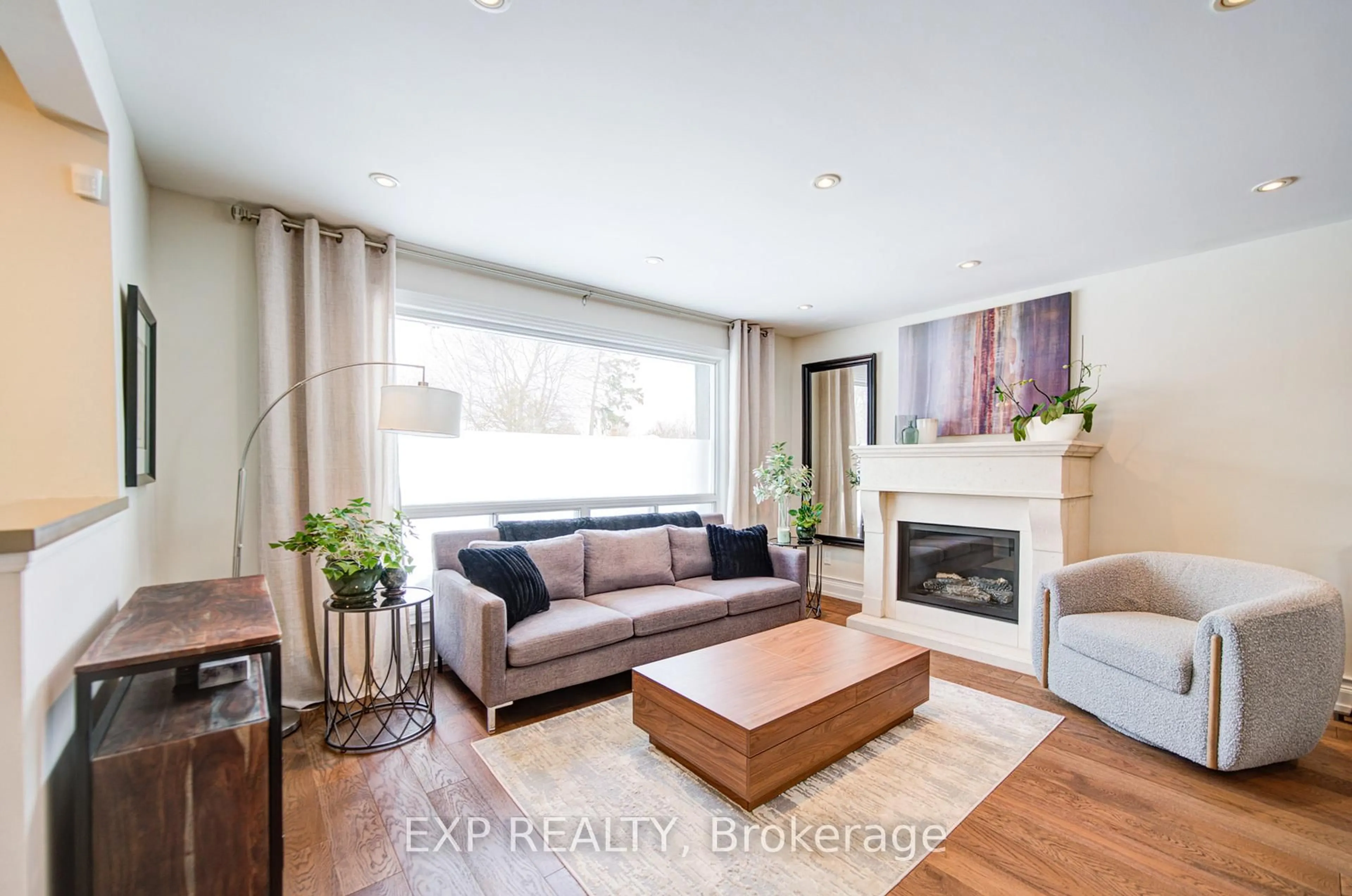 Living room with furniture, wood/laminate floor for 47 Brenda Cres, Toronto Ontario M1K 3C5