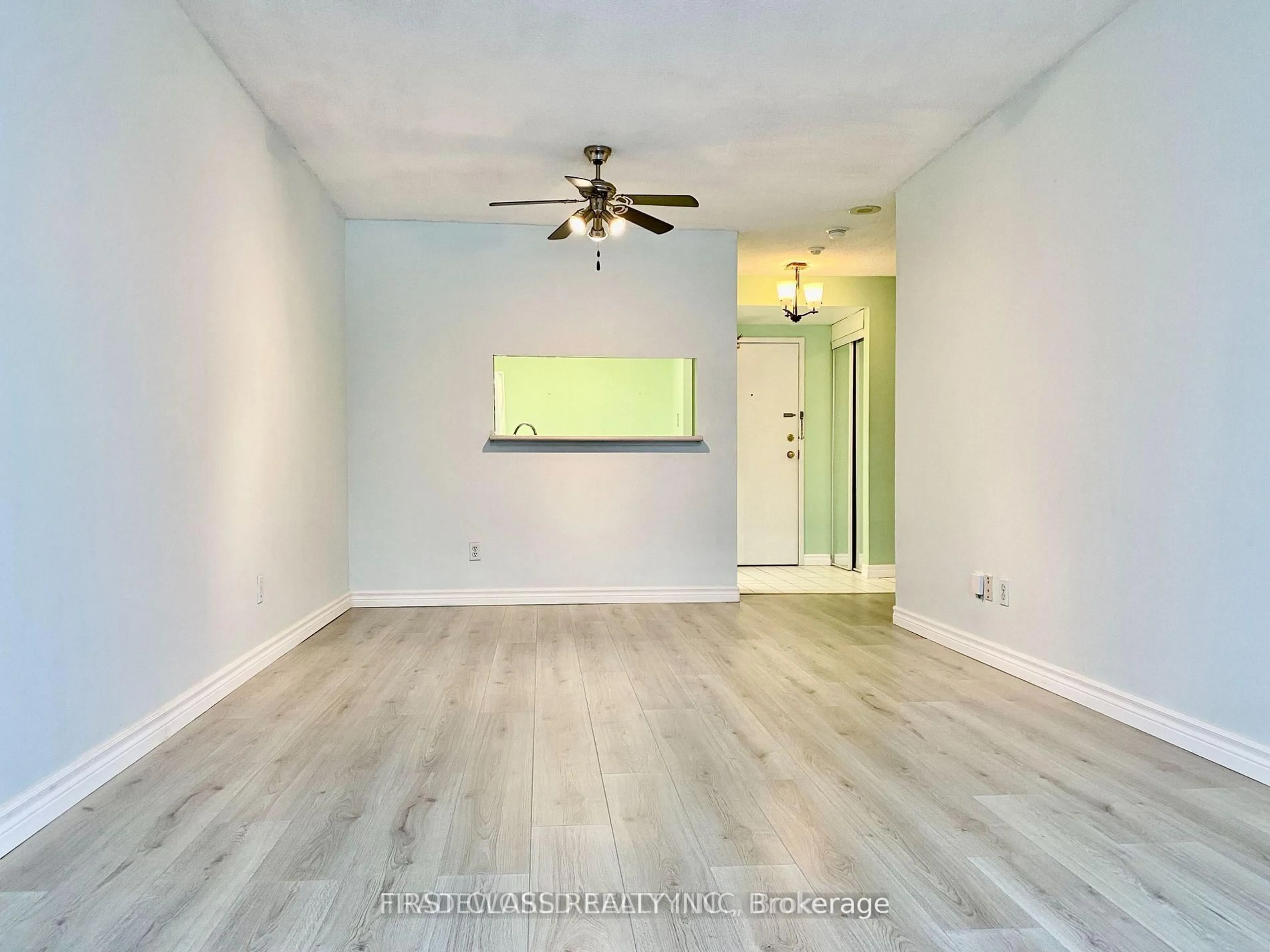 A pic of a room for 1470 Midland Ave #911, Toronto Ontario M1P 4Z4