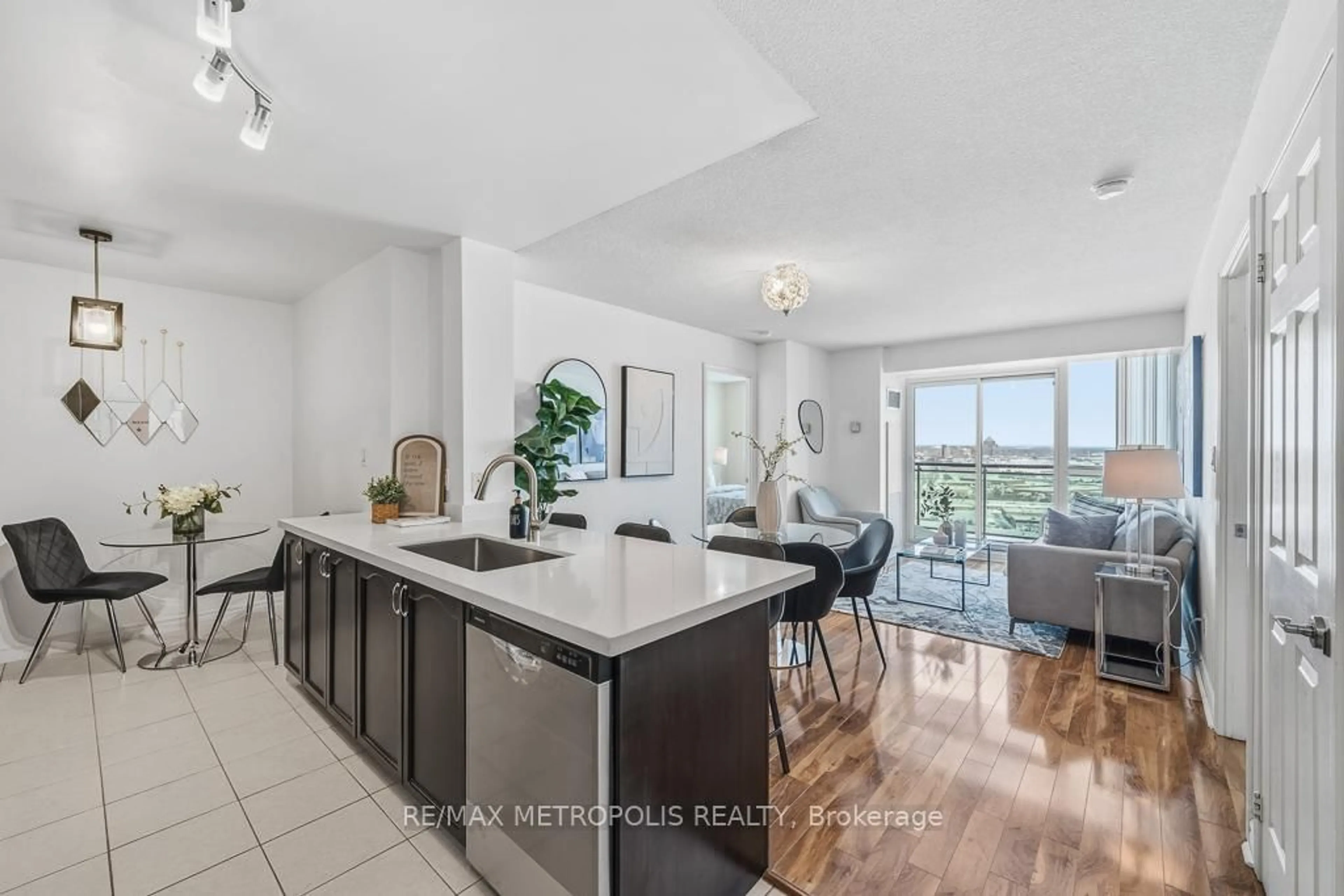 Open concept kitchen, unknown for 88 Grangeway Ave #2007, Toronto Ontario M1H 0A2