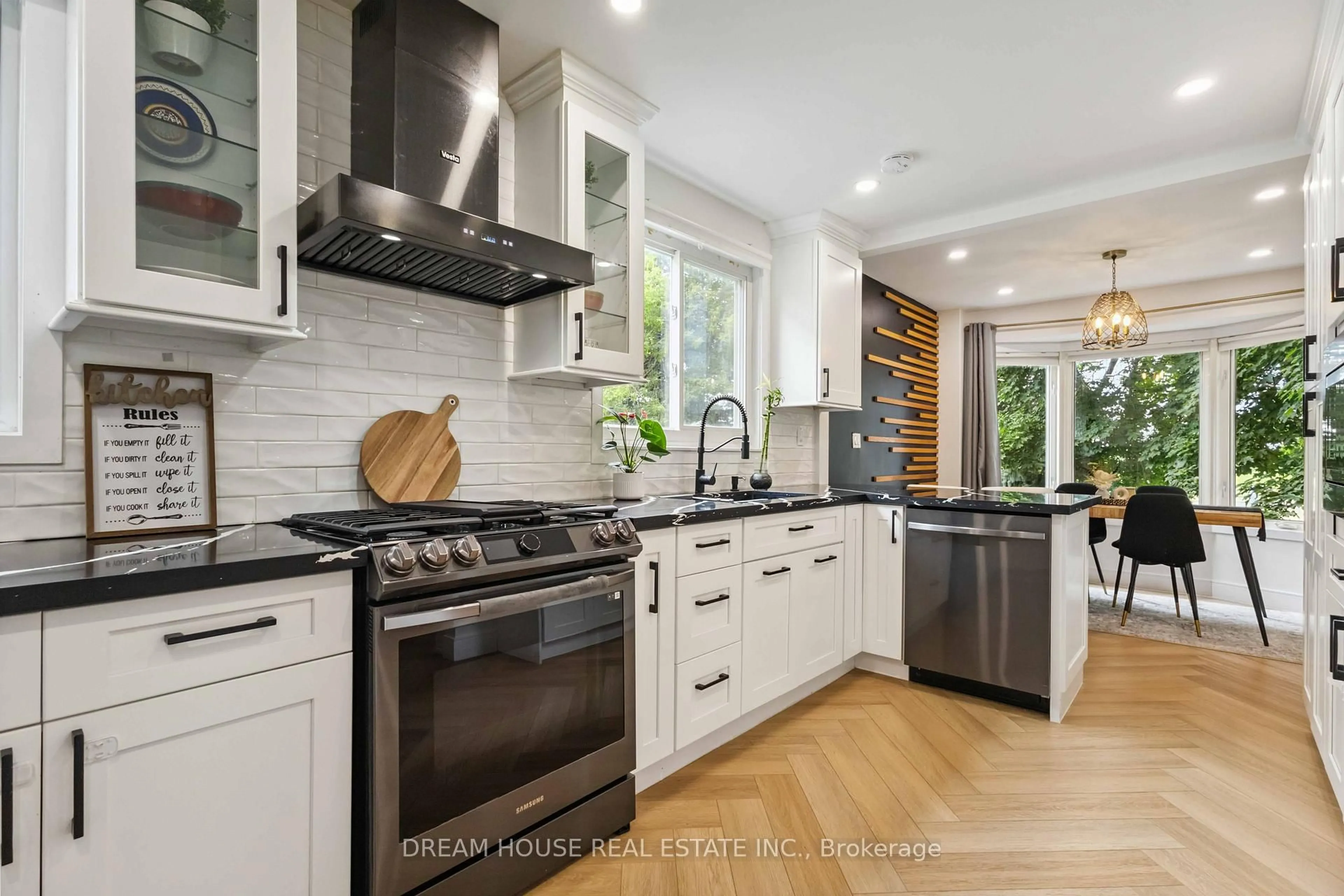 Open concept kitchen, ceramic/tile floor for 1430 Palmetto Dr, Oshawa Ontario L1K 1N2