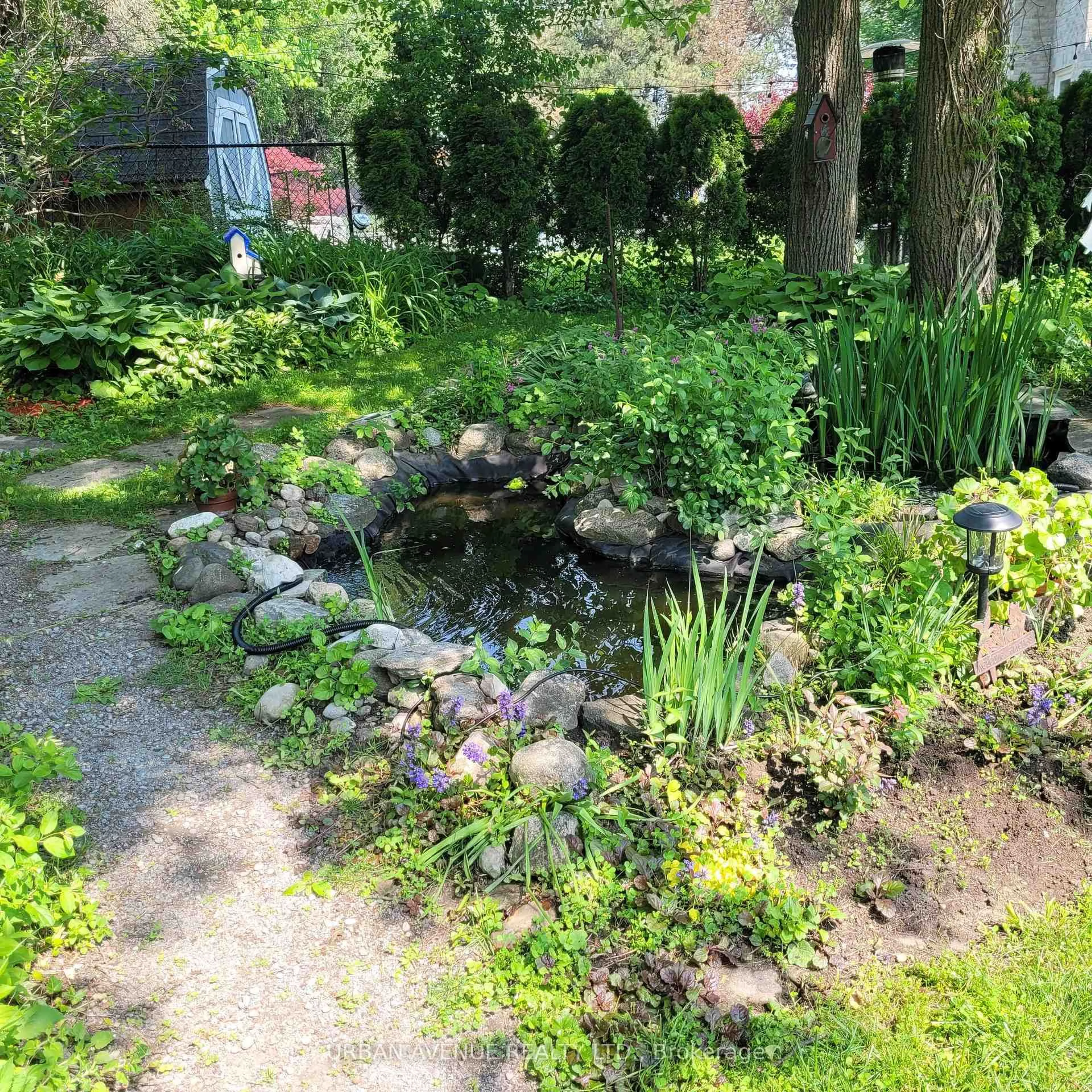 Patio, street for 2125 Lynn Heights Dr, Pickering Ontario L1X 2S1