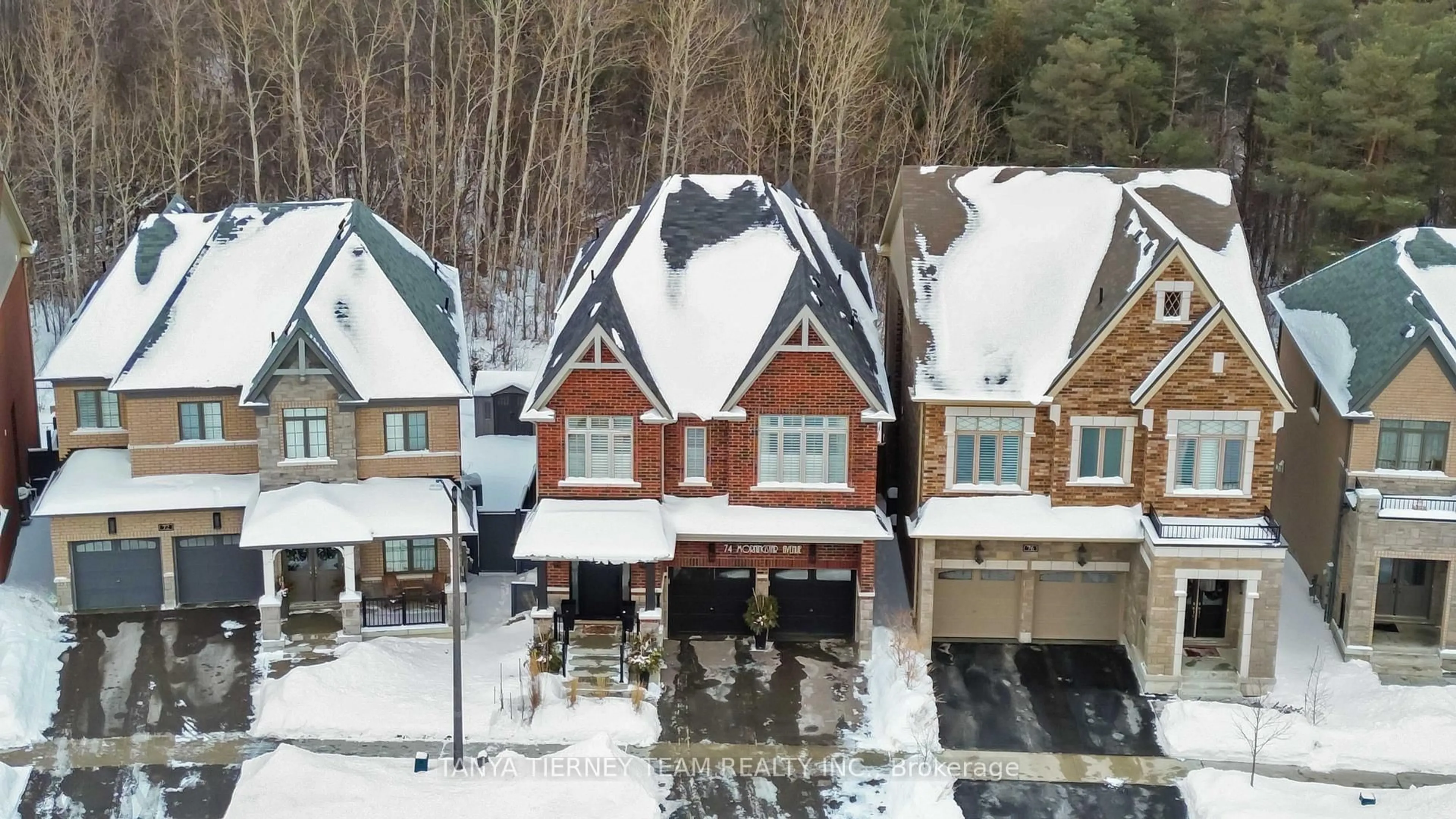 A pic from outside/outdoor area/front of a property/back of a property/a pic from drone, street for 74 Morningstar Ave, Whitby Ontario L1R 0P6