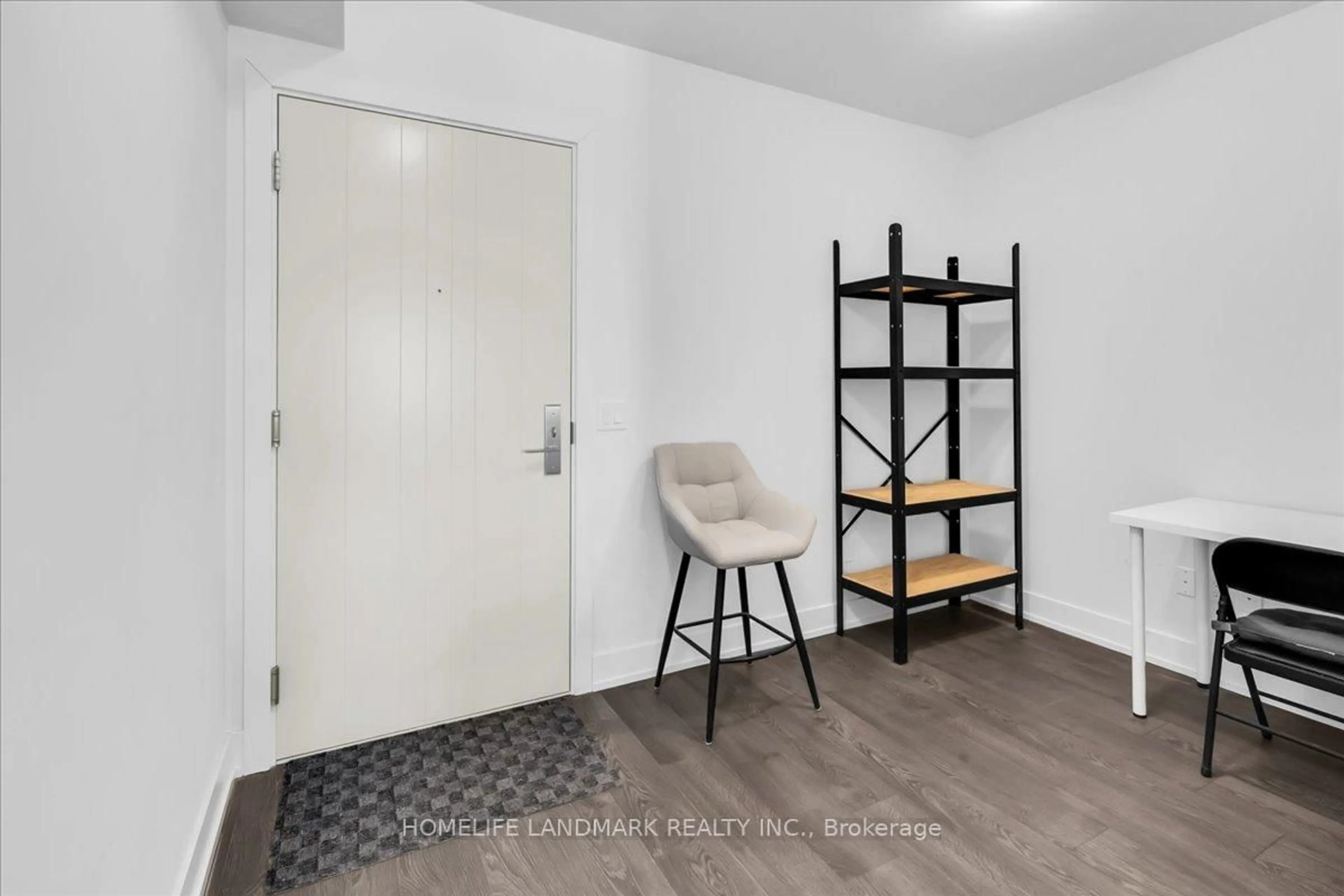 Indoor entryway for 2550 Simcoe St #2011, Oshawa Ontario L3R 1A4