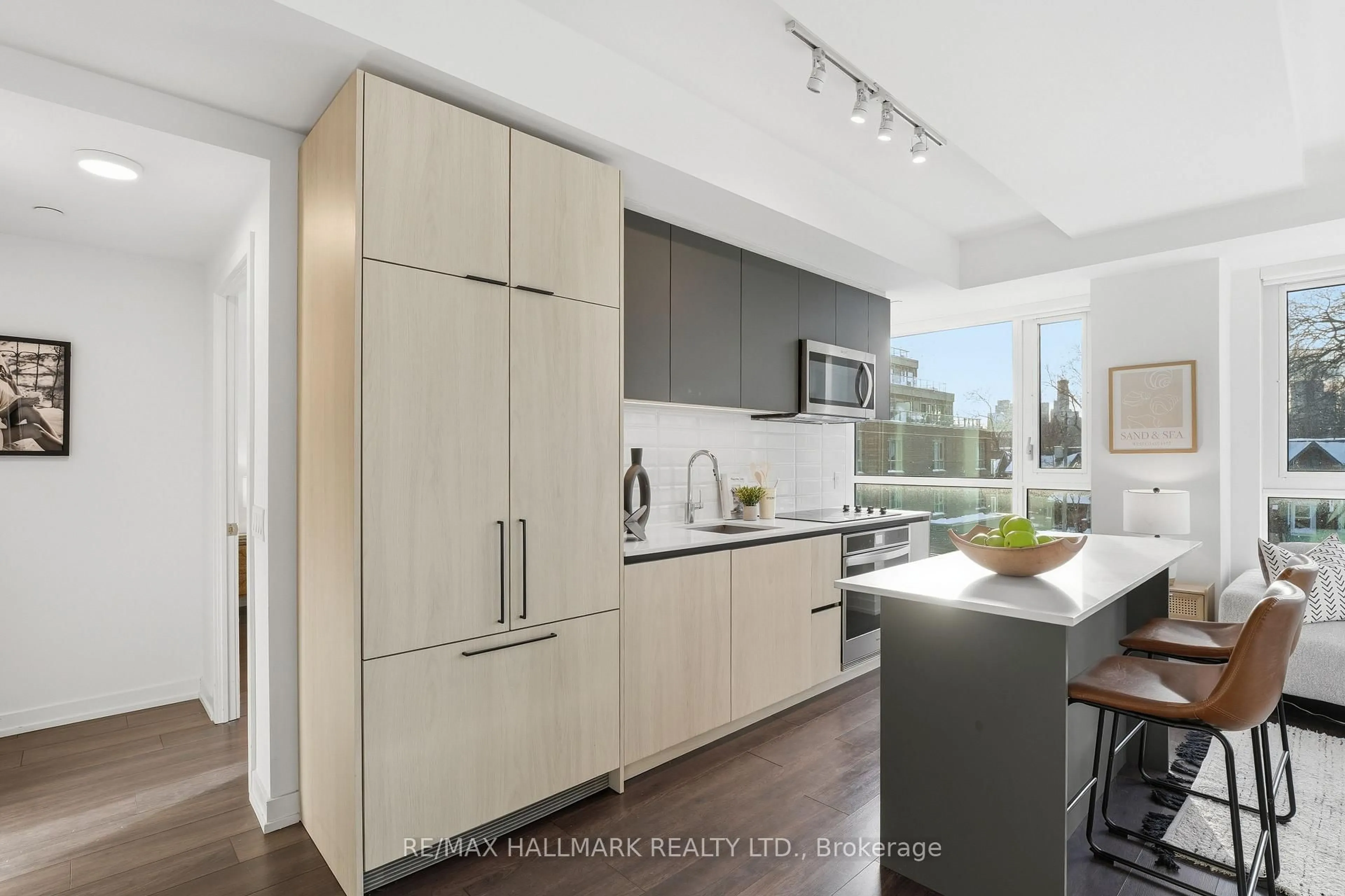 Contemporary kitchen, unknown for 150 Logan Ave #327, Toronto Ontario M4M 0E4