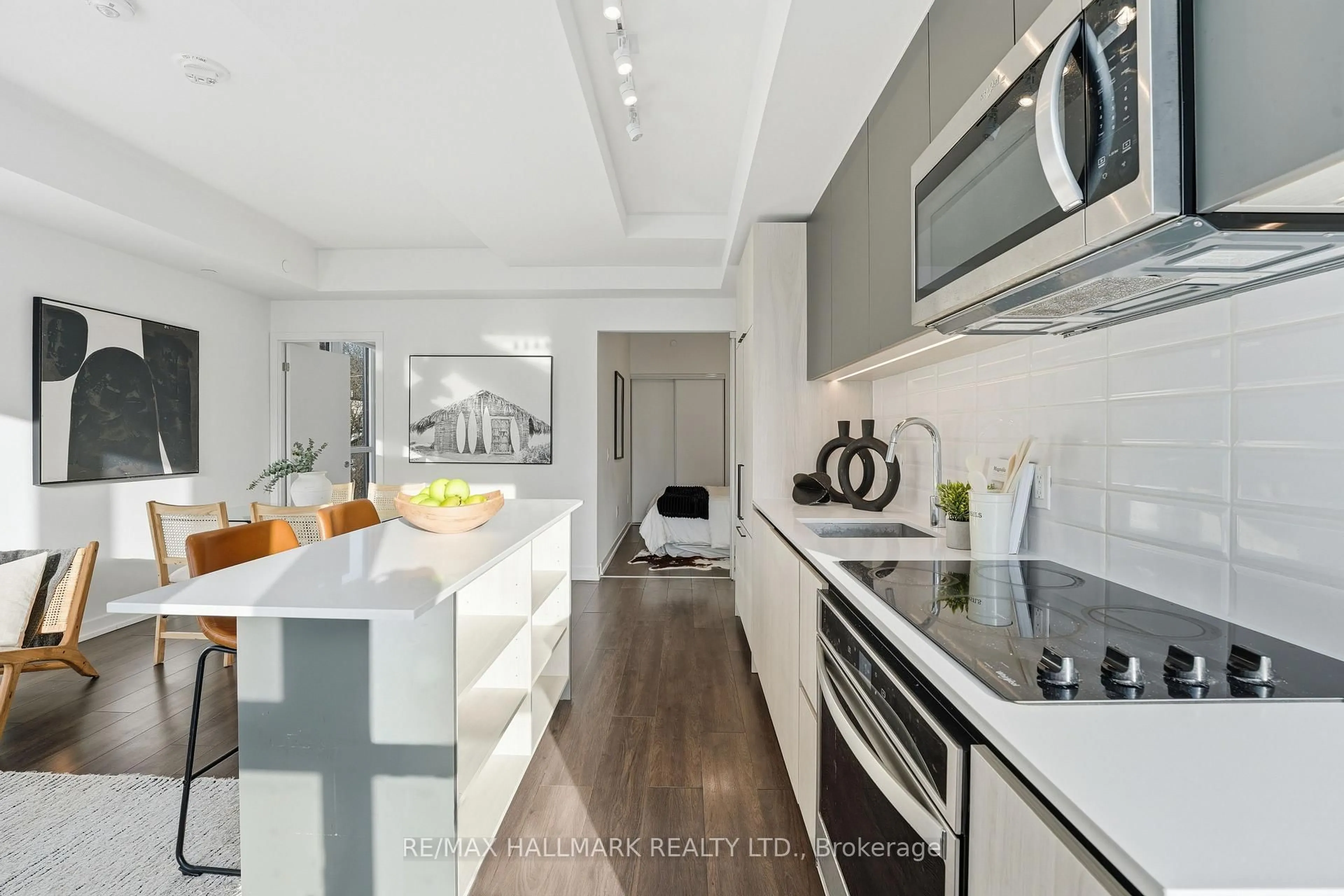 Contemporary kitchen, unknown for 150 Logan Ave #327, Toronto Ontario M4M 0E4