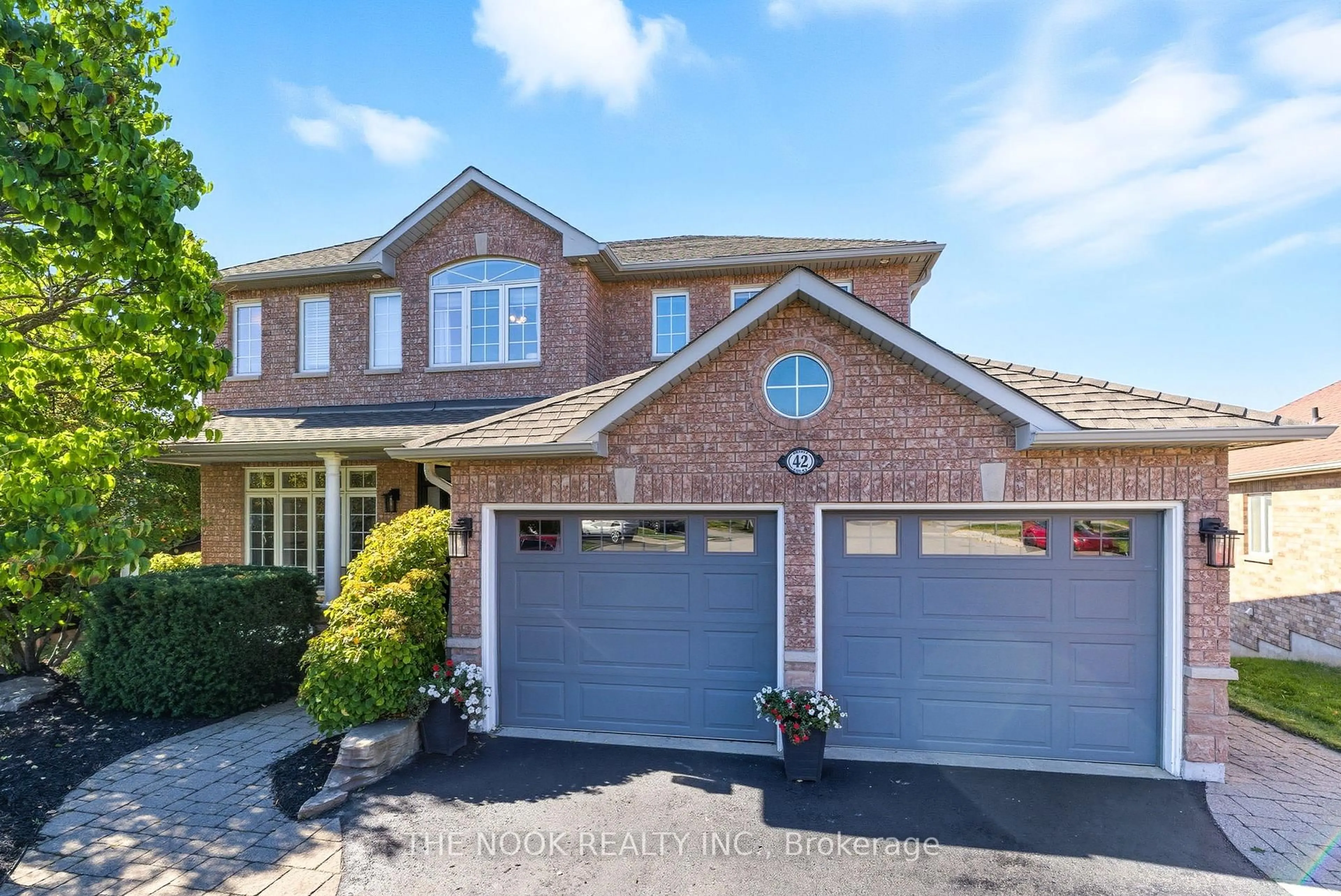 Home with brick exterior material, street for 42 Bridle Crt, Clarington Ontario L1E 2B1