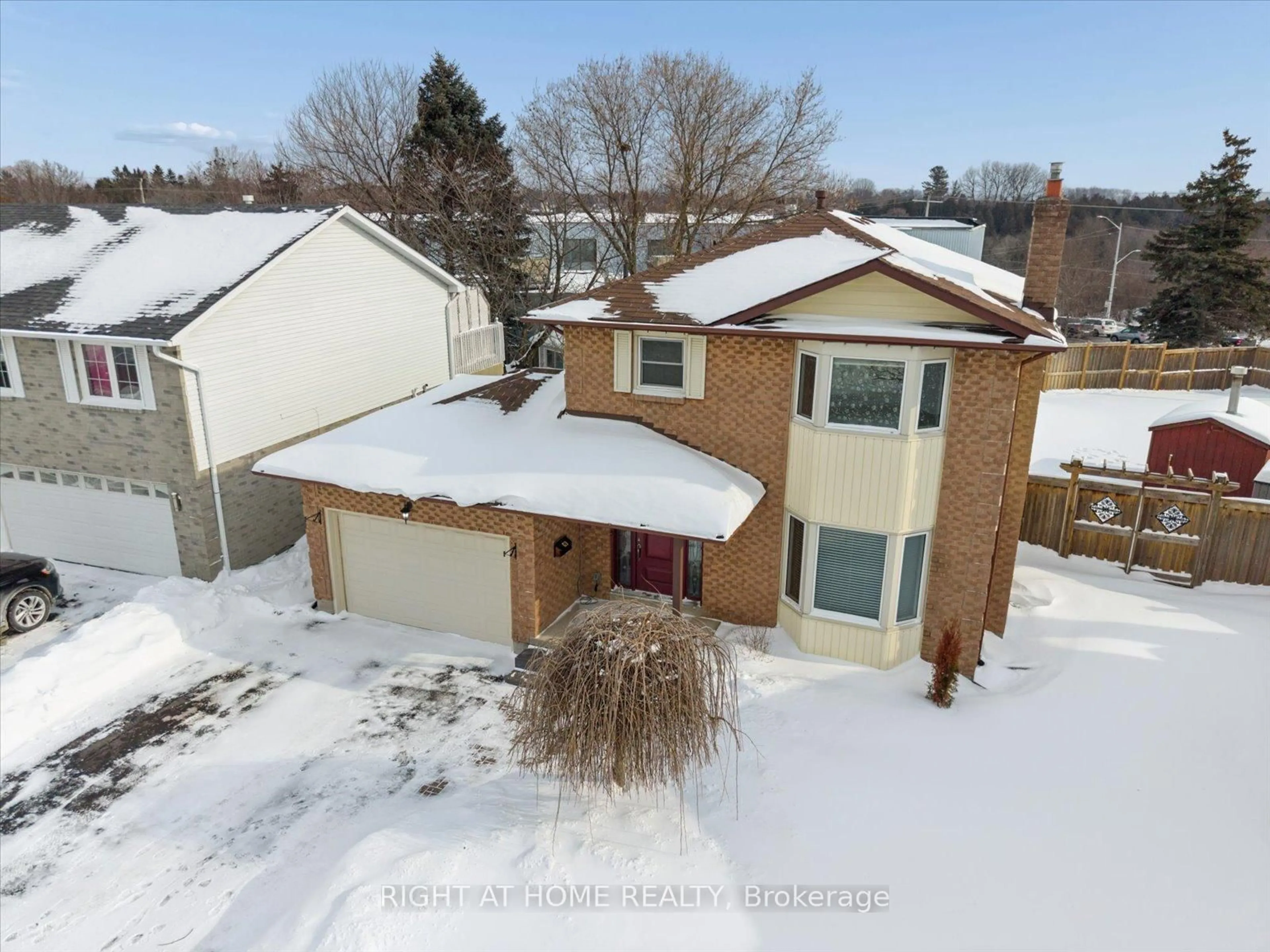 A pic from outside/outdoor area/front of a property/back of a property/a pic from drone, street for 48 Cherry Blossom Cres, Clarington Ontario L1E 1G7