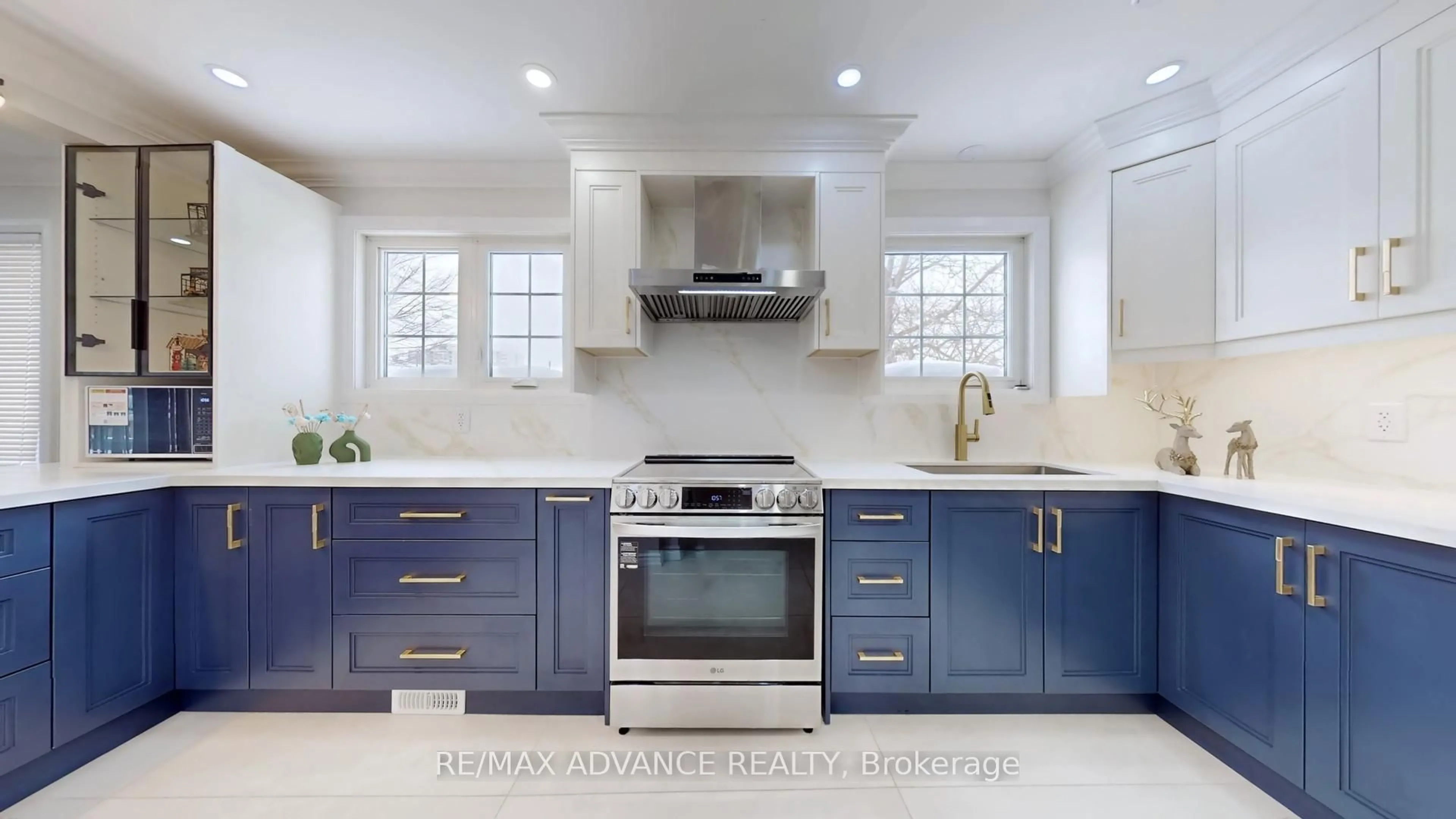 Contemporary kitchen, ceramic/tile floor for 69 Rakewood Cres, Toronto Ontario M1V 1M6