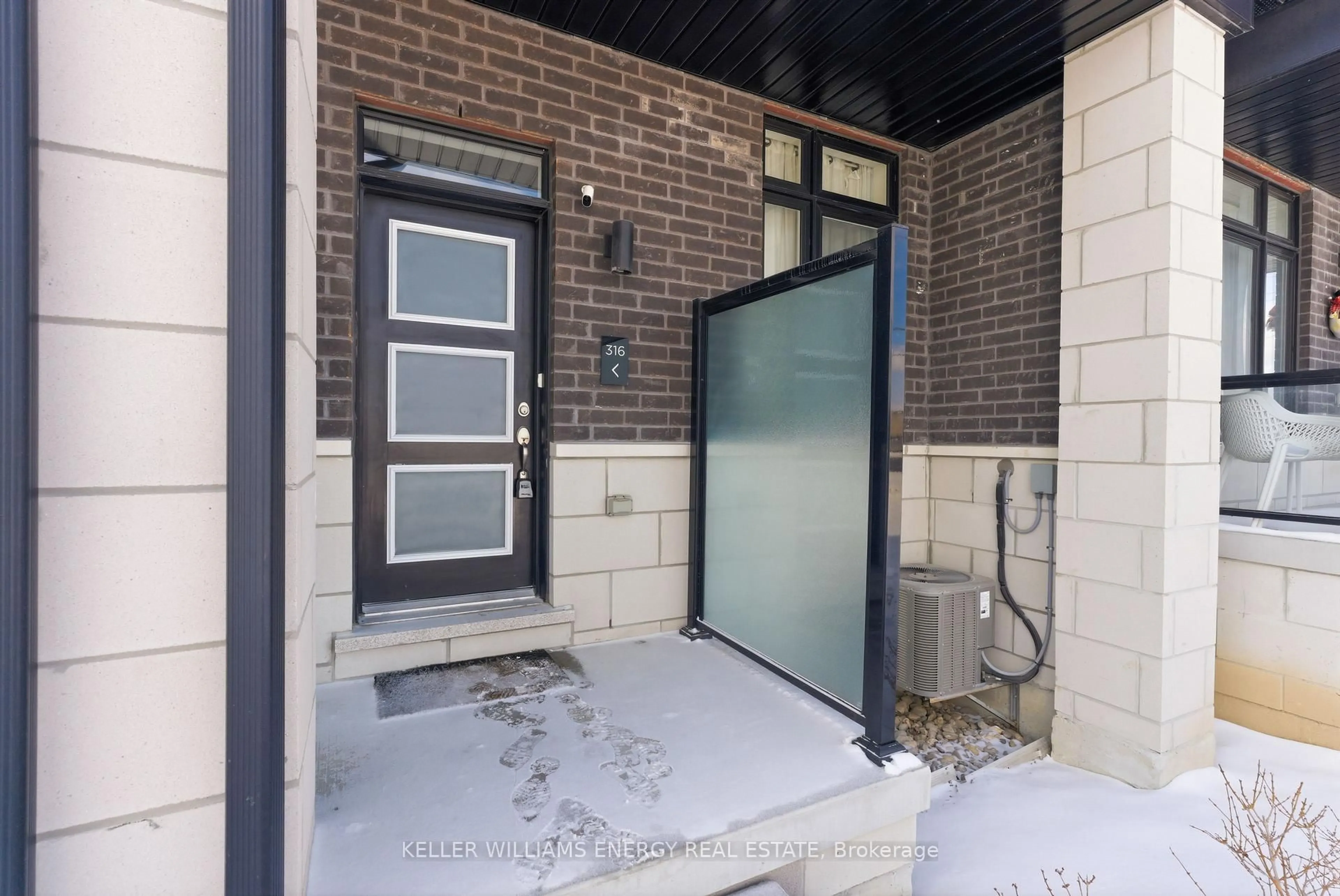 Unknown for 2550 Castlegate Crossing #316, Pickering Ontario L1X 0H6