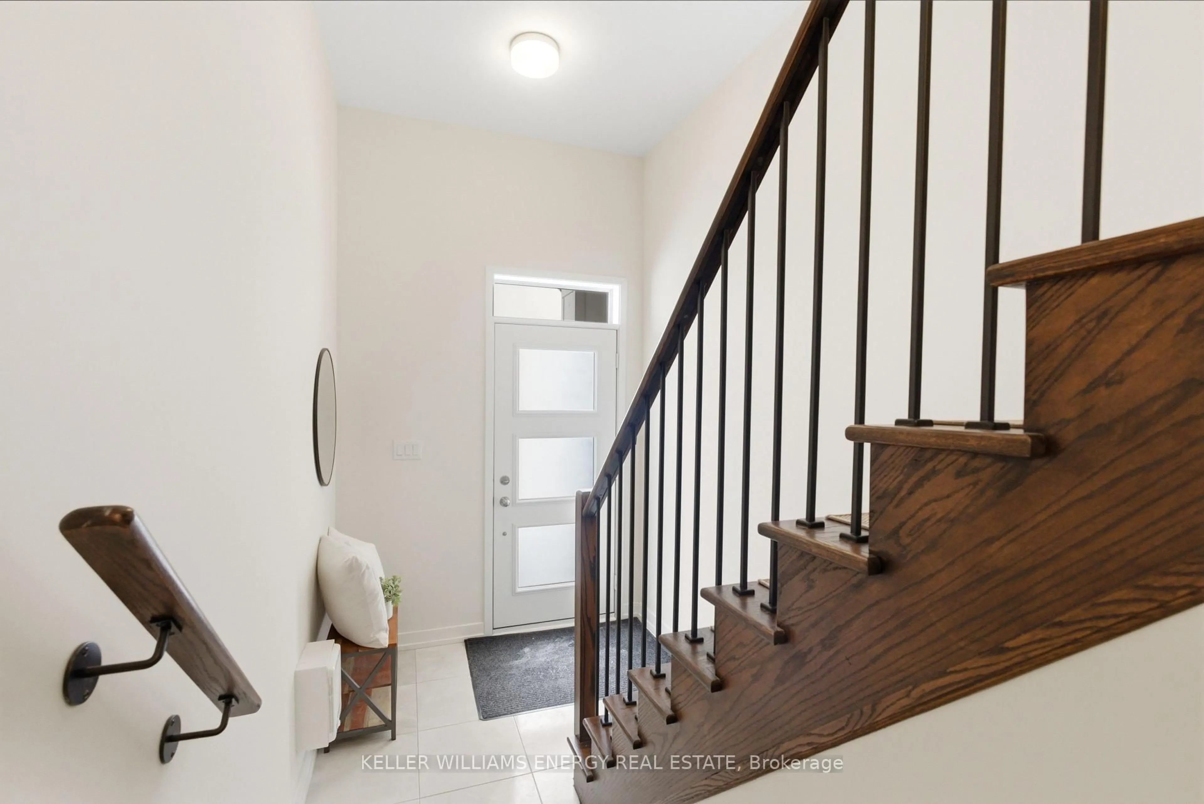 Unknown for 2550 Castlegate Crossing #316, Pickering Ontario L1X 0H6