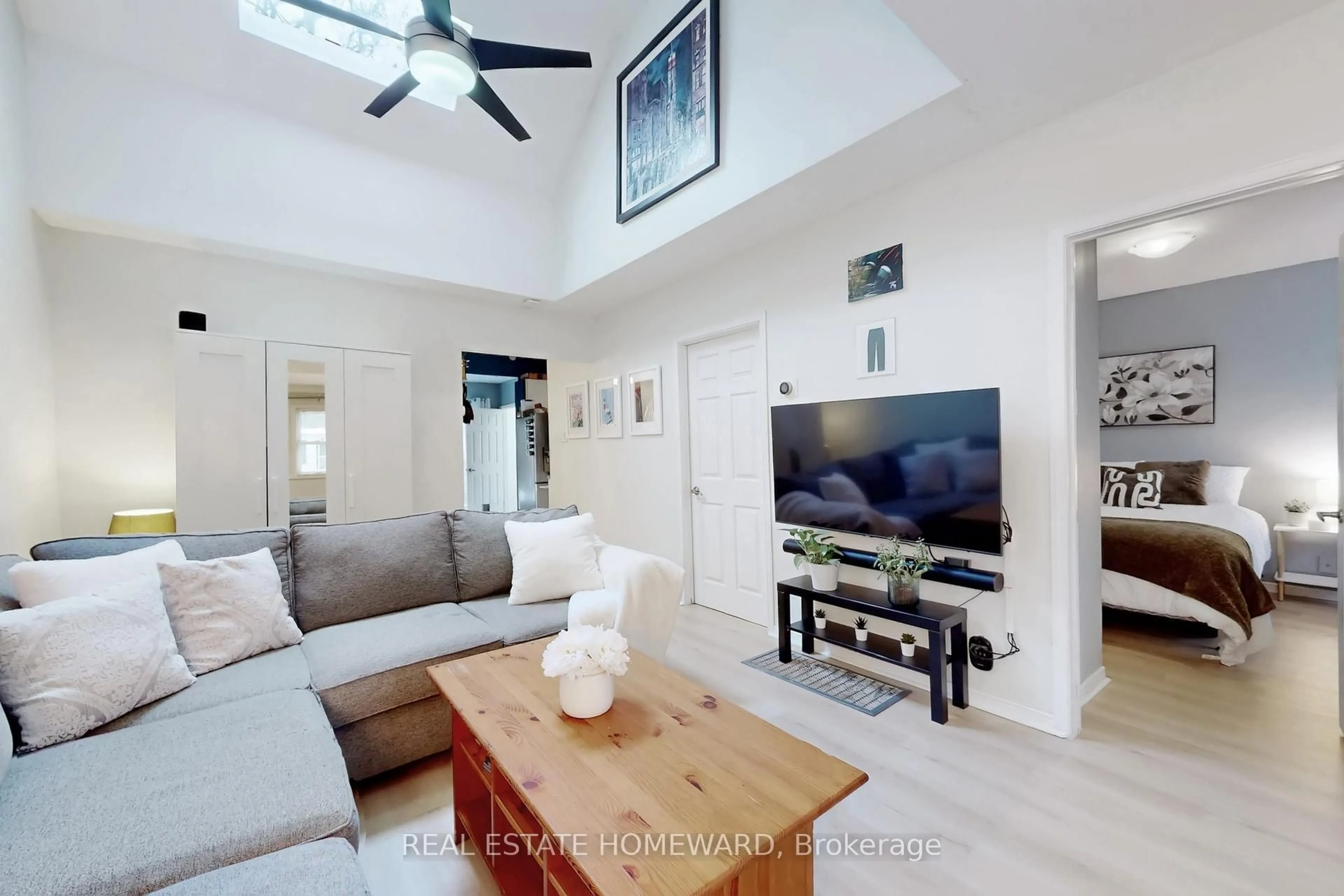 Living room with furniture, unknown for 127 Kalmar Ave, Toronto Ontario M1N 3G6