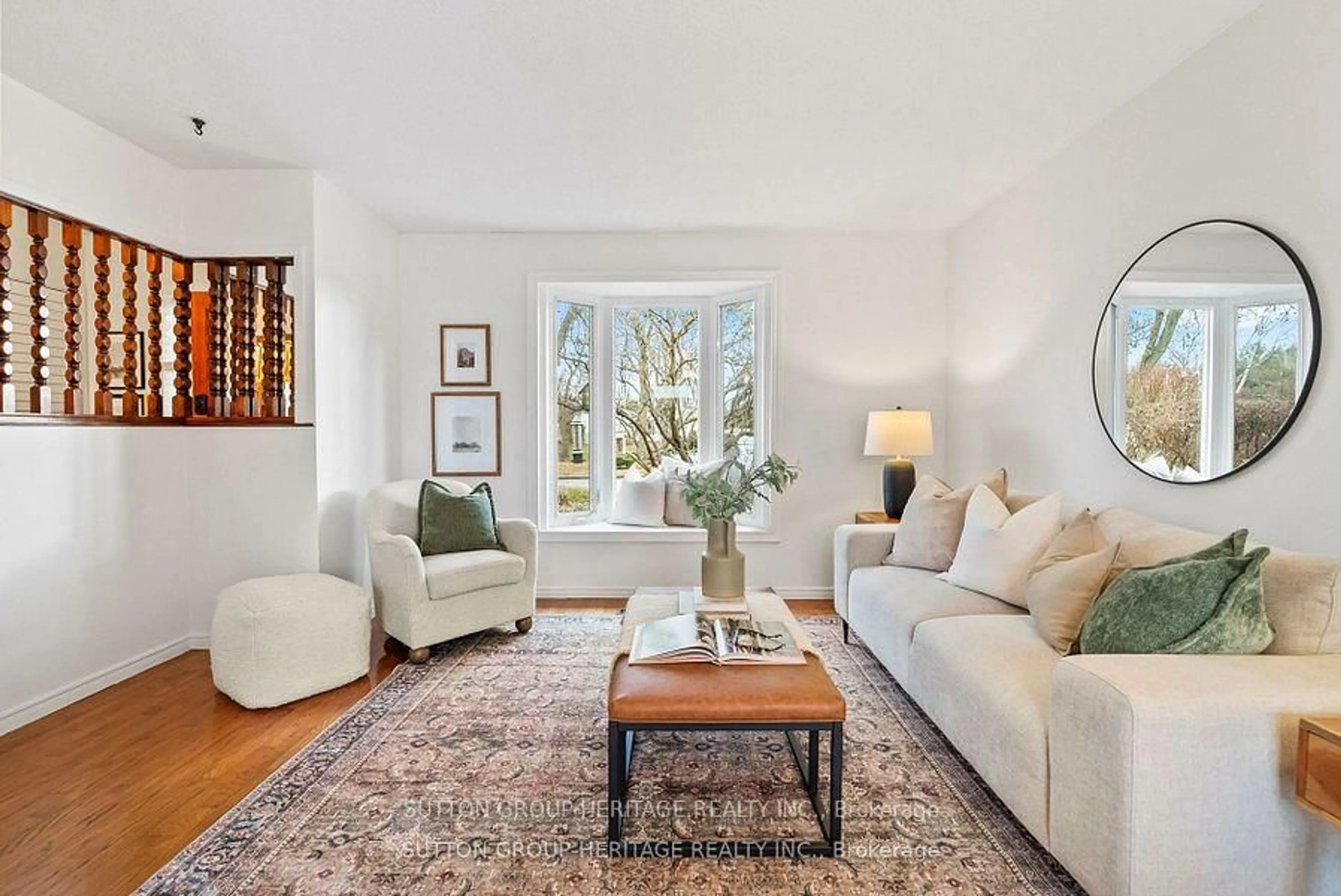 Living room with furniture, unknown for 998 Cardinal Crt, Oshawa Ontario L1G 6Y4